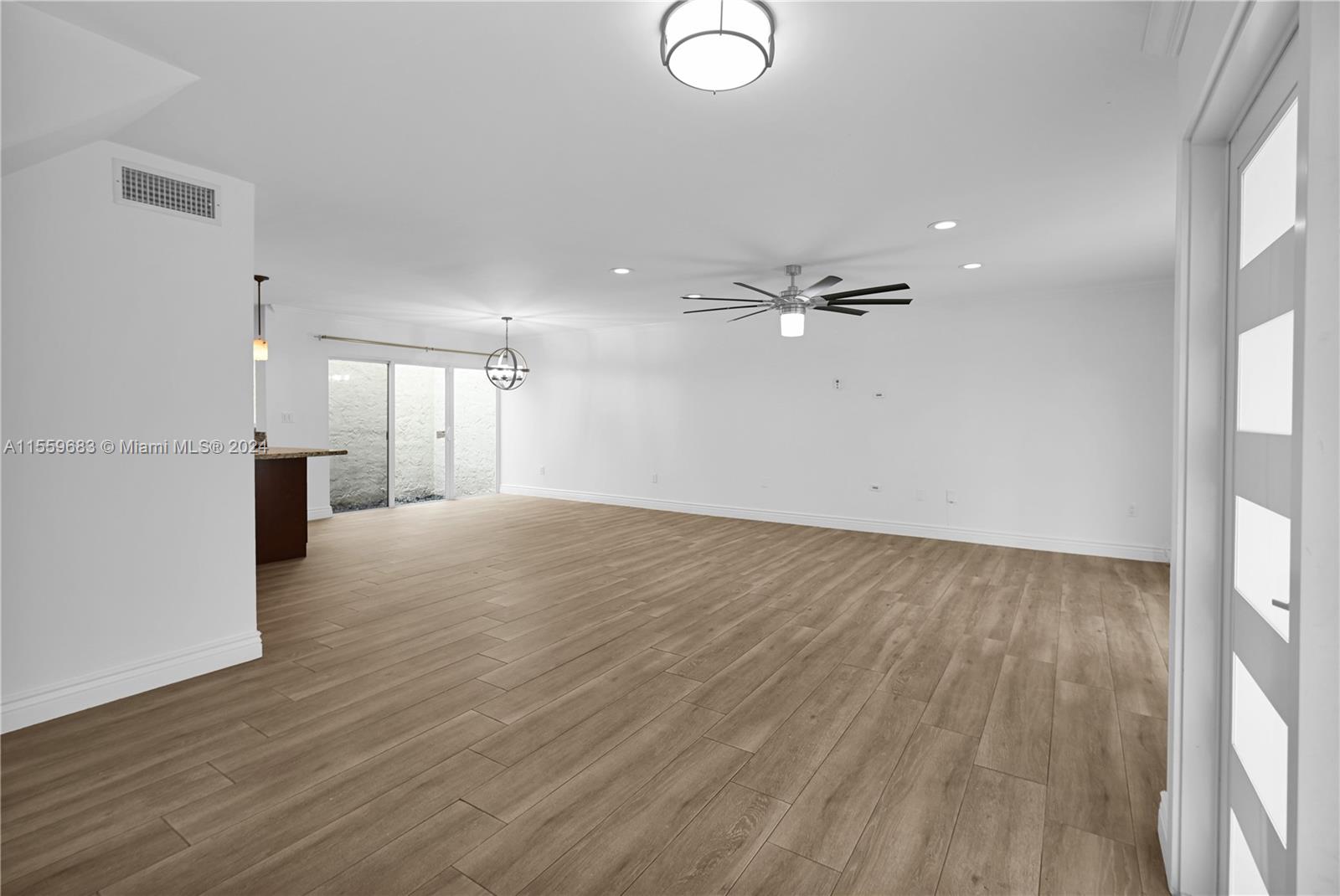 6745 NW 169th St 10F, Hialeah, Florida 33015, 3 Bedrooms Bedrooms, ,2 BathroomsBathrooms,Residential,For Sale,6745 NW 169th St 10F,A11559683