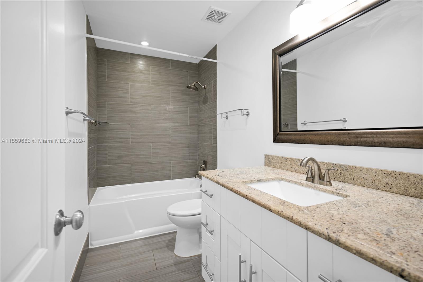 6745 NW 169th St 10F, Hialeah, Florida 33015, 3 Bedrooms Bedrooms, ,2 BathroomsBathrooms,Residential,For Sale,6745 NW 169th St 10F,A11559683