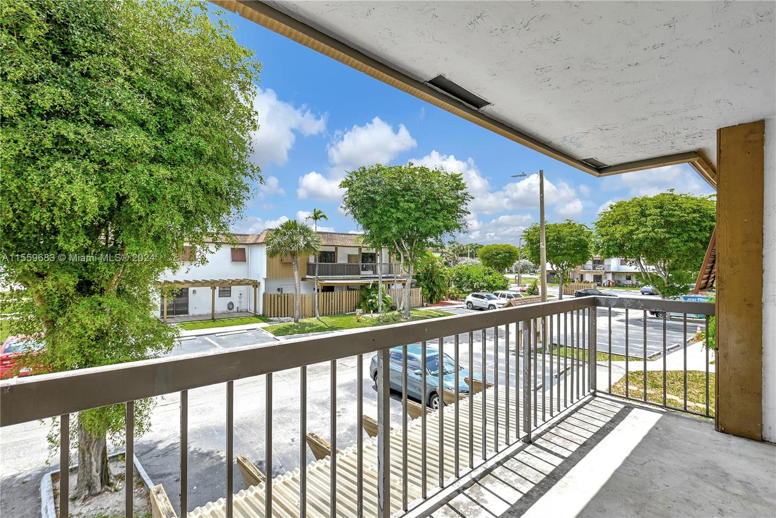 6745 NW 169th St 10F, Hialeah, Florida 33015, 3 Bedrooms Bedrooms, ,2 BathroomsBathrooms,Residential,For Sale,6745 NW 169th St 10F,A11559683