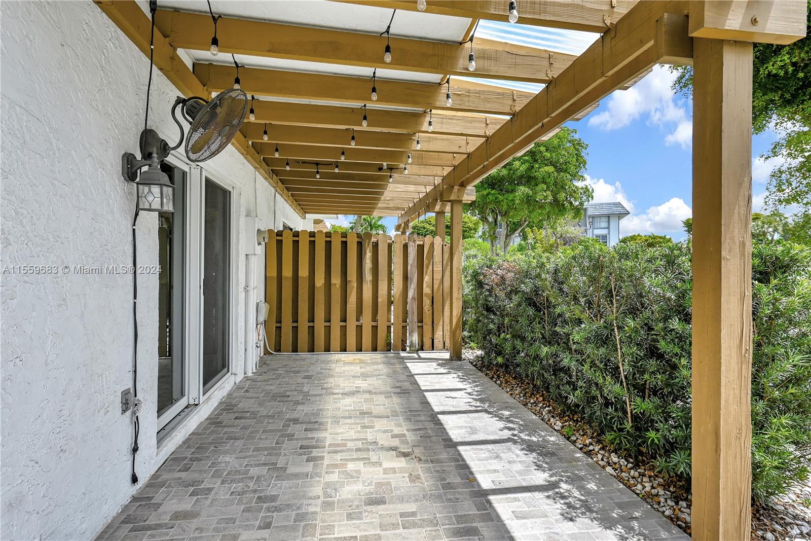 6745 NW 169th St 10F, Hialeah, Florida 33015, 3 Bedrooms Bedrooms, ,2 BathroomsBathrooms,Residential,For Sale,6745 NW 169th St 10F,A11559683