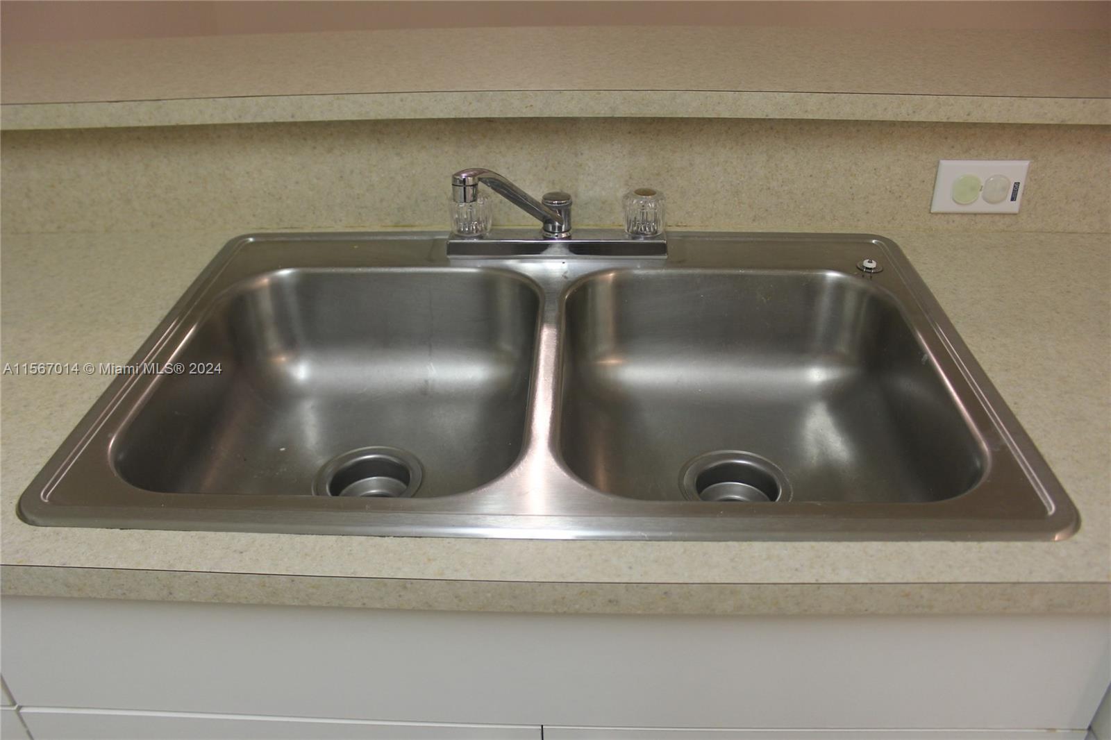 1627 NW 18th St 205, Miami, Florida 33125, 2 Bedrooms Bedrooms, ,2 BathroomsBathrooms,Residential,For Sale,1627 NW 18th St 205,A11567014