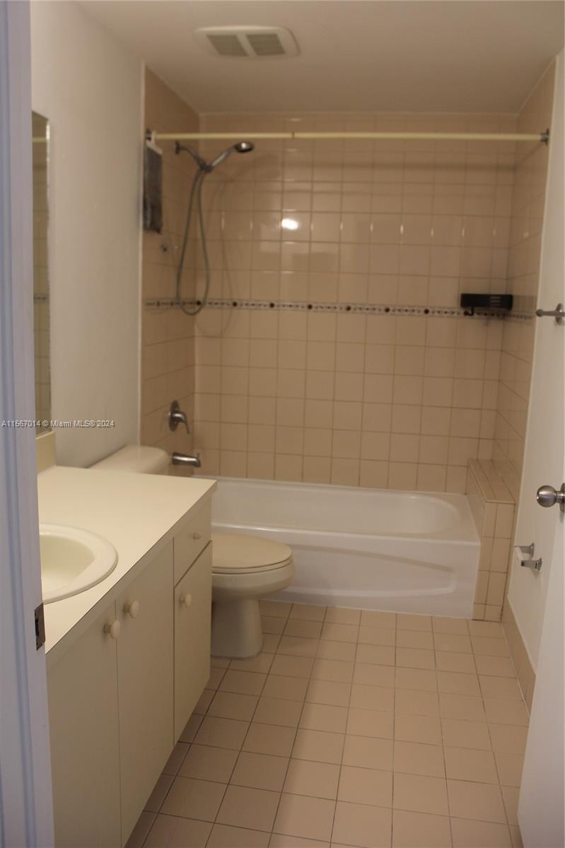 1627 NW 18th St 205, Miami, Florida 33125, 2 Bedrooms Bedrooms, ,2 BathroomsBathrooms,Residential,For Sale,1627 NW 18th St 205,A11567014