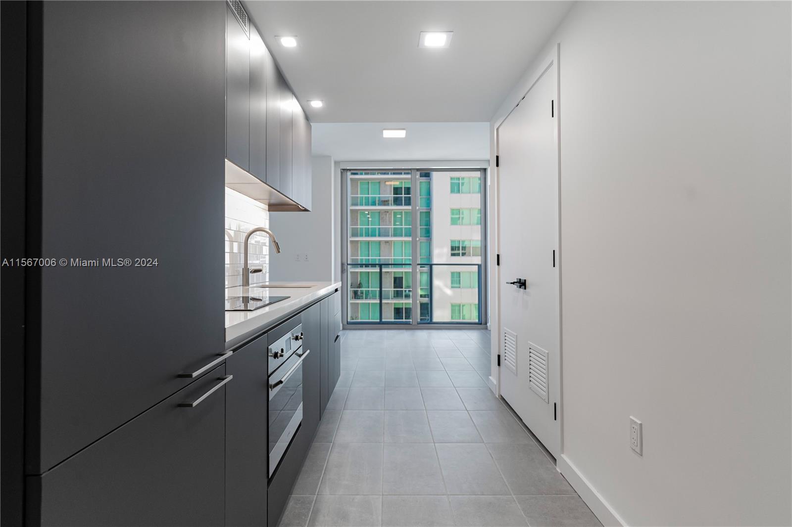 227 NE 2nd St 2211, Miami, Florida 33132, ,1 BathroomBathrooms,Residentiallease,For Rent,227 NE 2nd St 2211,A11567006