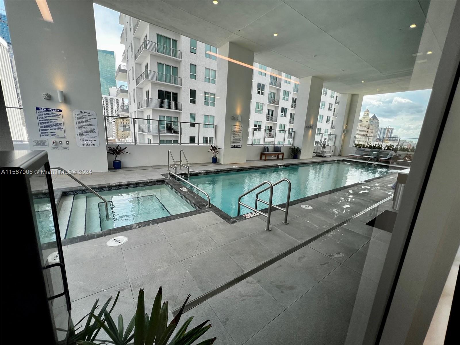 227 NE 2nd St 2211, Miami, Florida 33132, ,1 BathroomBathrooms,Residentiallease,For Rent,227 NE 2nd St 2211,A11567006