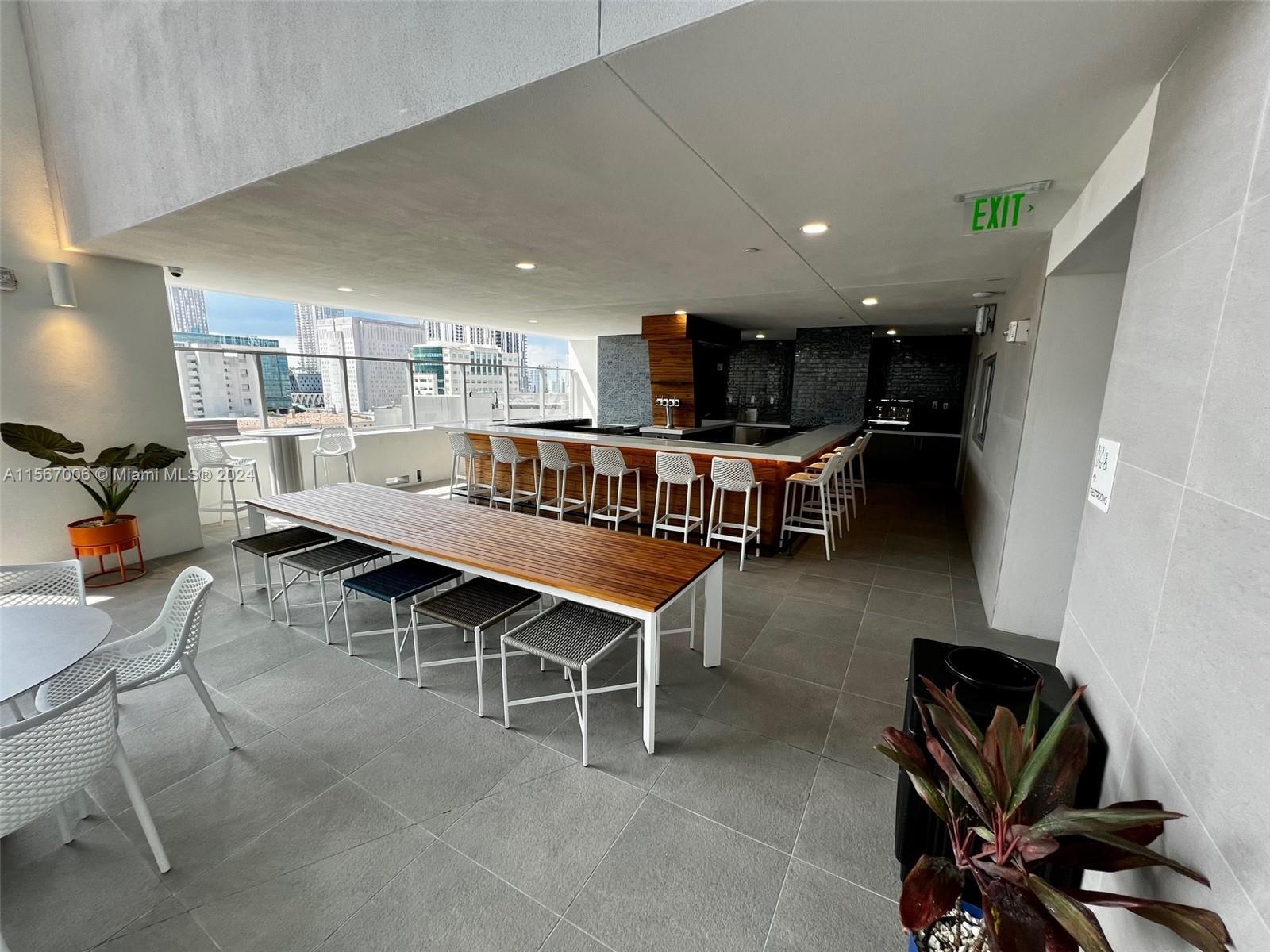 227 NE 2nd St 2211, Miami, Florida 33132, ,1 BathroomBathrooms,Residentiallease,For Rent,227 NE 2nd St 2211,A11567006