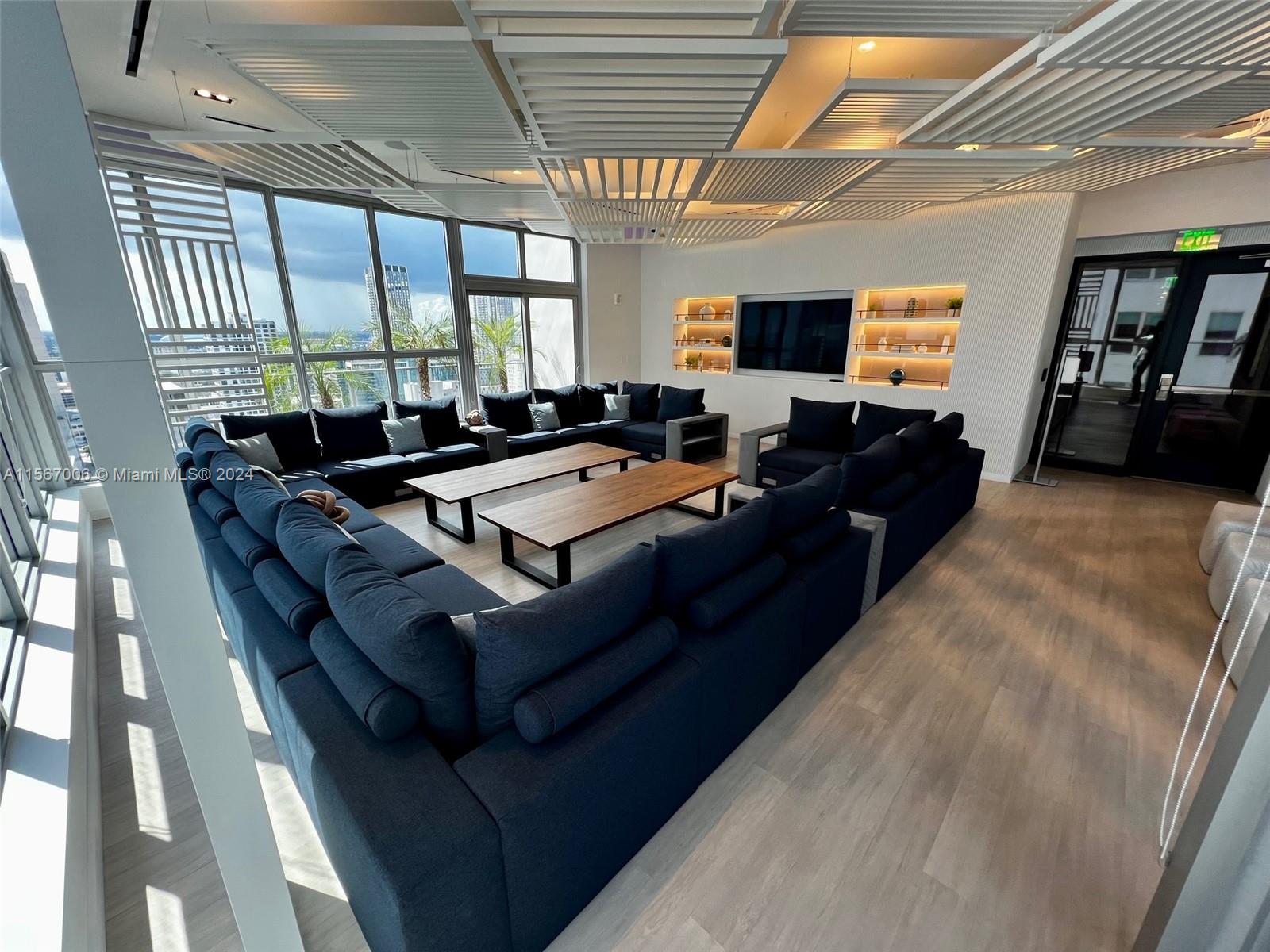 227 NE 2nd St 2211, Miami, Florida 33132, ,1 BathroomBathrooms,Residentiallease,For Rent,227 NE 2nd St 2211,A11567006