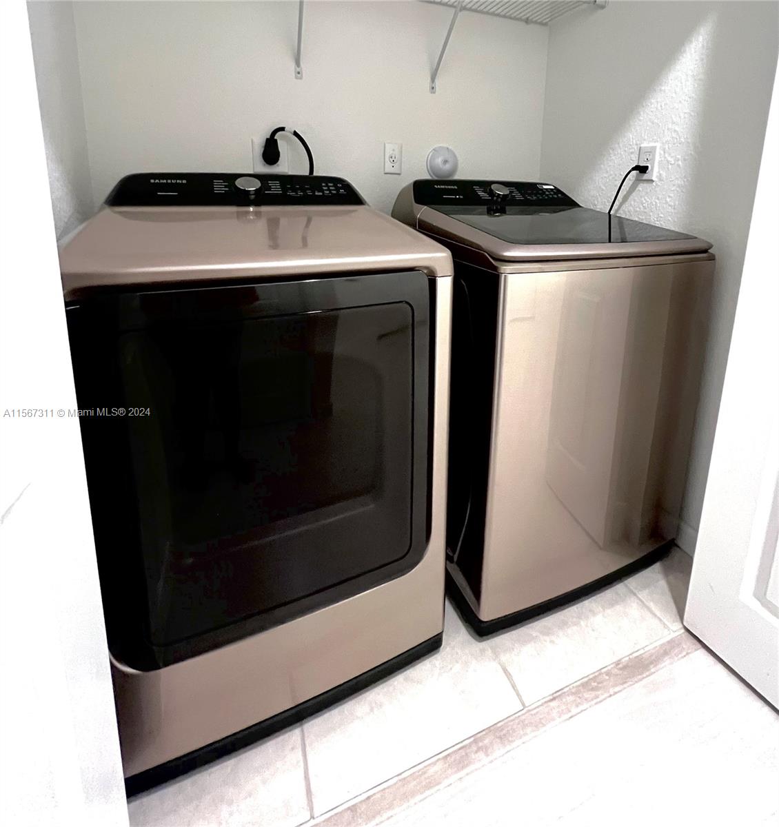 25134 SW 108th Ct, Homestead, Florida 33032, 3 Bedrooms Bedrooms, ,2 BathroomsBathrooms,Residentiallease,For Rent,25134 SW 108th Ct,A11567311