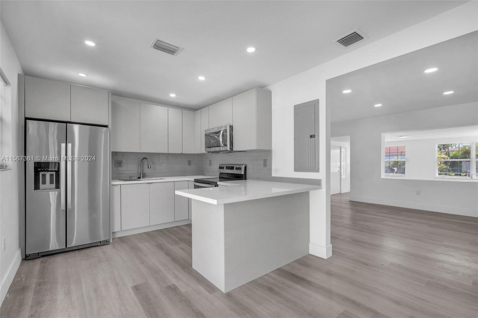 3335 NW 19 St, Miami, Florida 33125, 4 Bedrooms Bedrooms, ,2 BathroomsBathrooms,Residentiallease,For Rent,3335 NW 19 St,A11567361