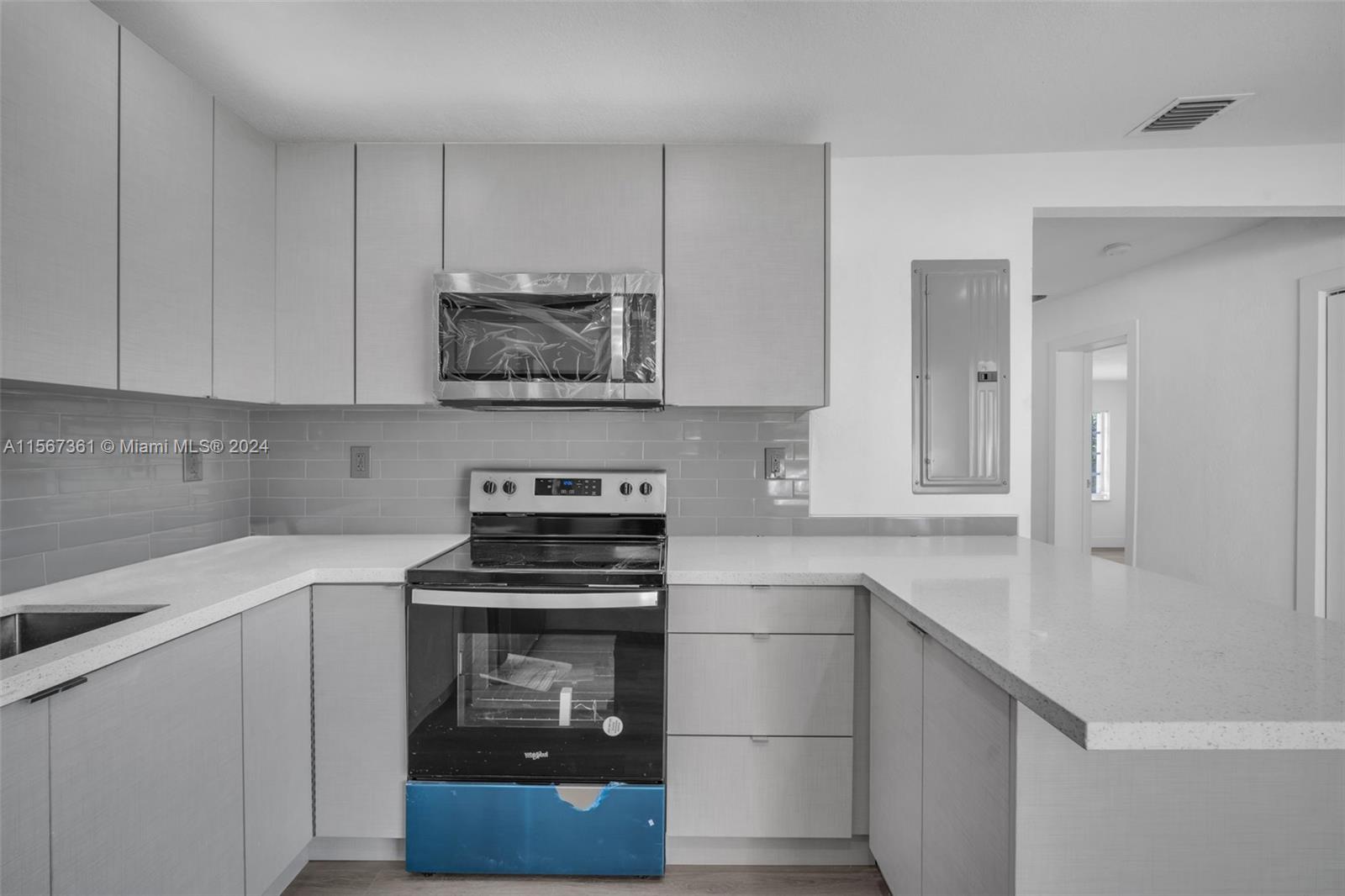 3335 NW 19 St, Miami, Florida 33125, 4 Bedrooms Bedrooms, ,2 BathroomsBathrooms,Residentiallease,For Rent,3335 NW 19 St,A11567361