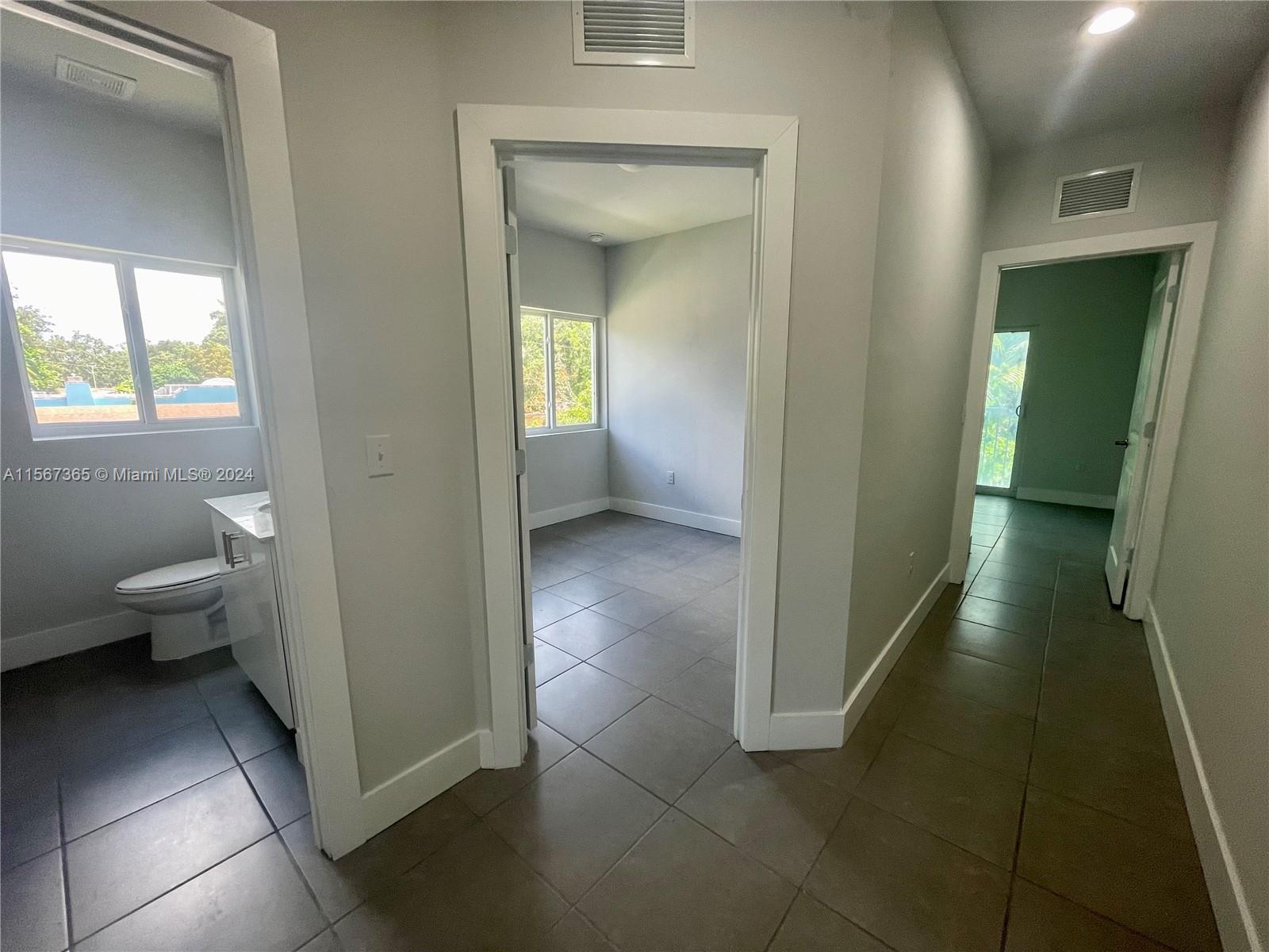 77 NE 64th St 77, Miami, Florida 33138, 3 Bedrooms Bedrooms, ,2 BathroomsBathrooms,Residentiallease,For Rent,77 NE 64th St 77,A11567365