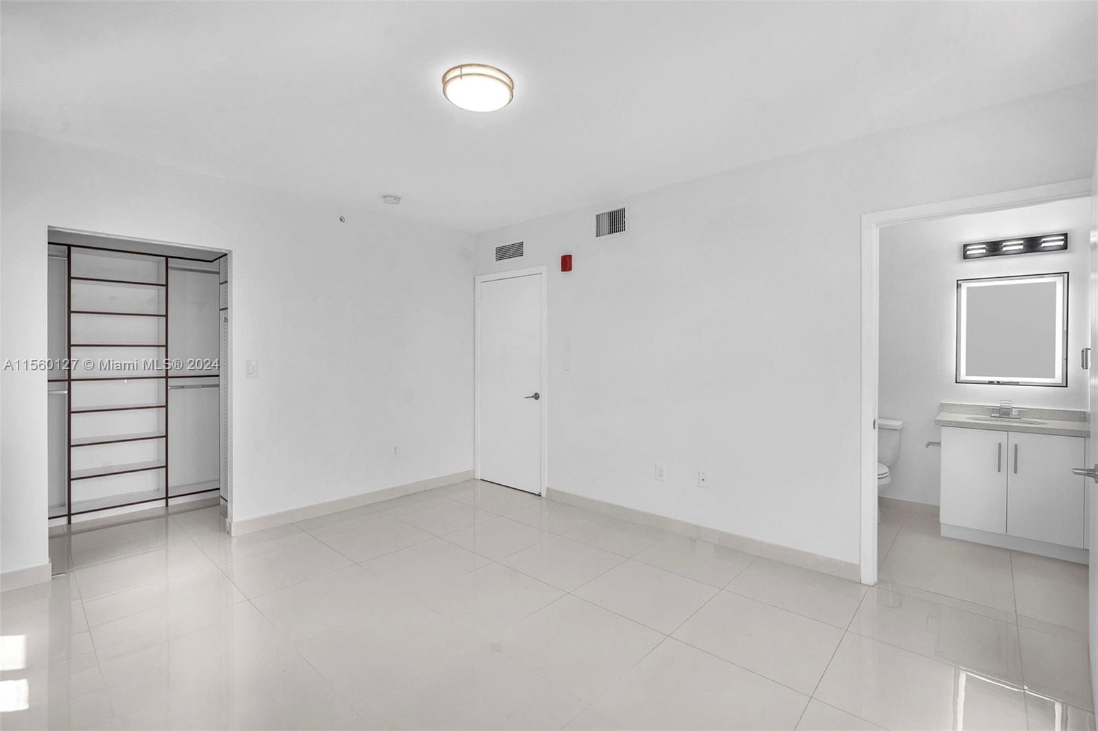 2651 NE 212th Ter 301, Miami, Florida 33180, 2 Bedrooms Bedrooms, ,2 BathroomsBathrooms,Residentiallease,For Rent,2651 NE 212th Ter 301,A11560127