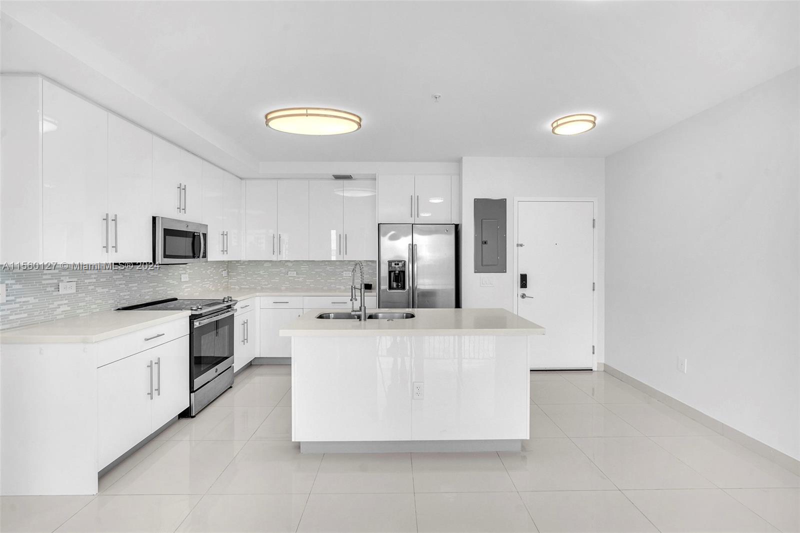 2651 NE 212th Ter 301, Miami, Florida 33180, 2 Bedrooms Bedrooms, ,2 BathroomsBathrooms,Residentiallease,For Rent,2651 NE 212th Ter 301,A11560127