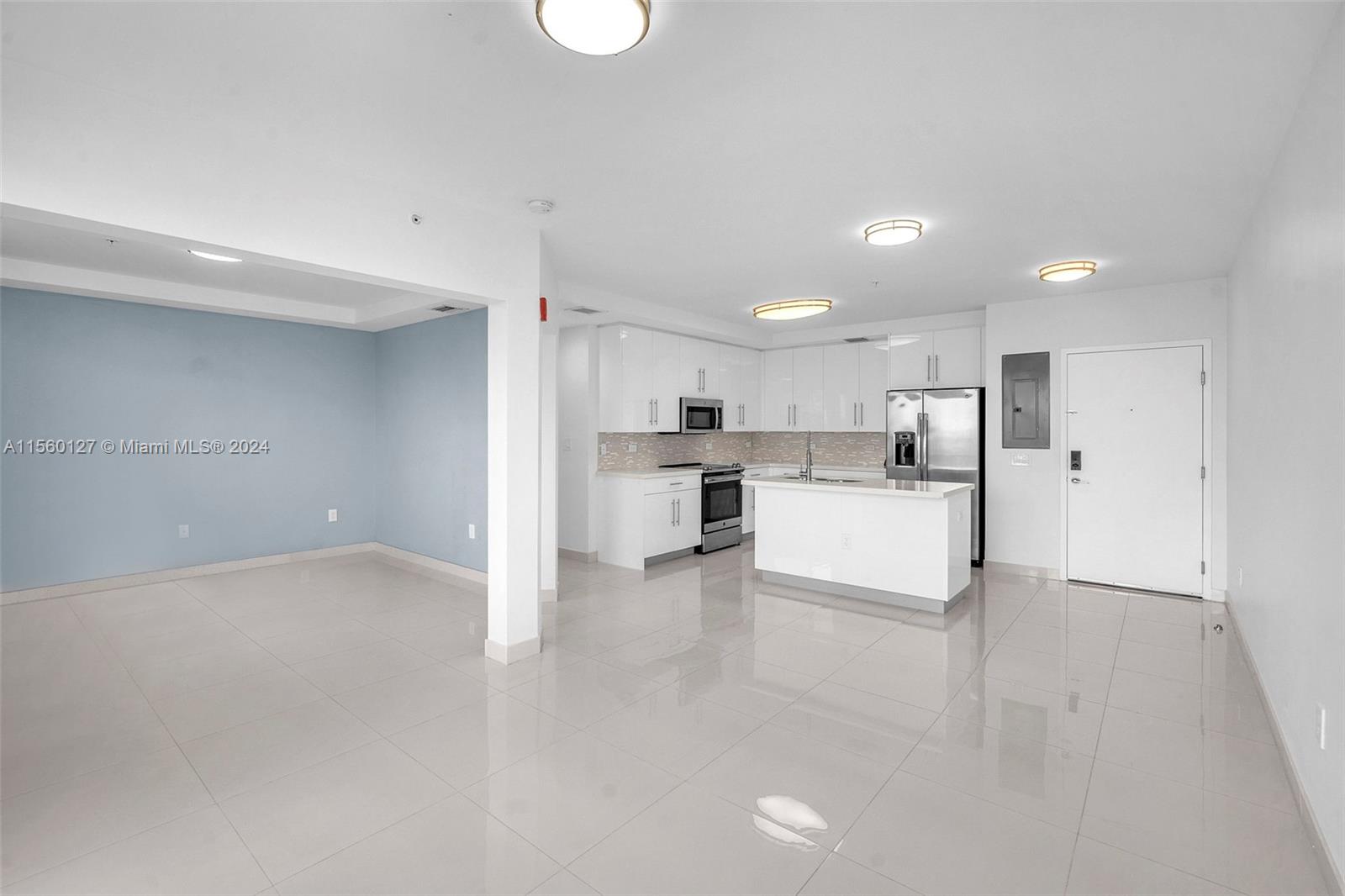 2651 NE 212th Ter 301, Miami, Florida 33180, 2 Bedrooms Bedrooms, ,2 BathroomsBathrooms,Residentiallease,For Rent,2651 NE 212th Ter 301,A11560127