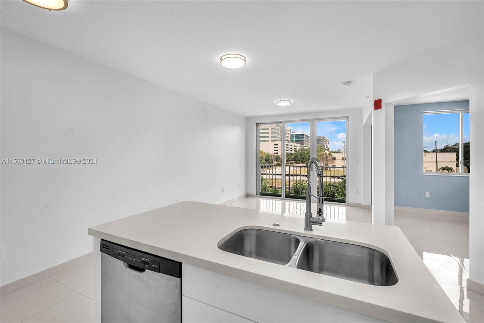 2651 NE 212th Ter 301, Miami, Florida 33180, 2 Bedrooms Bedrooms, ,2 BathroomsBathrooms,Residentiallease,For Rent,2651 NE 212th Ter 301,A11560127