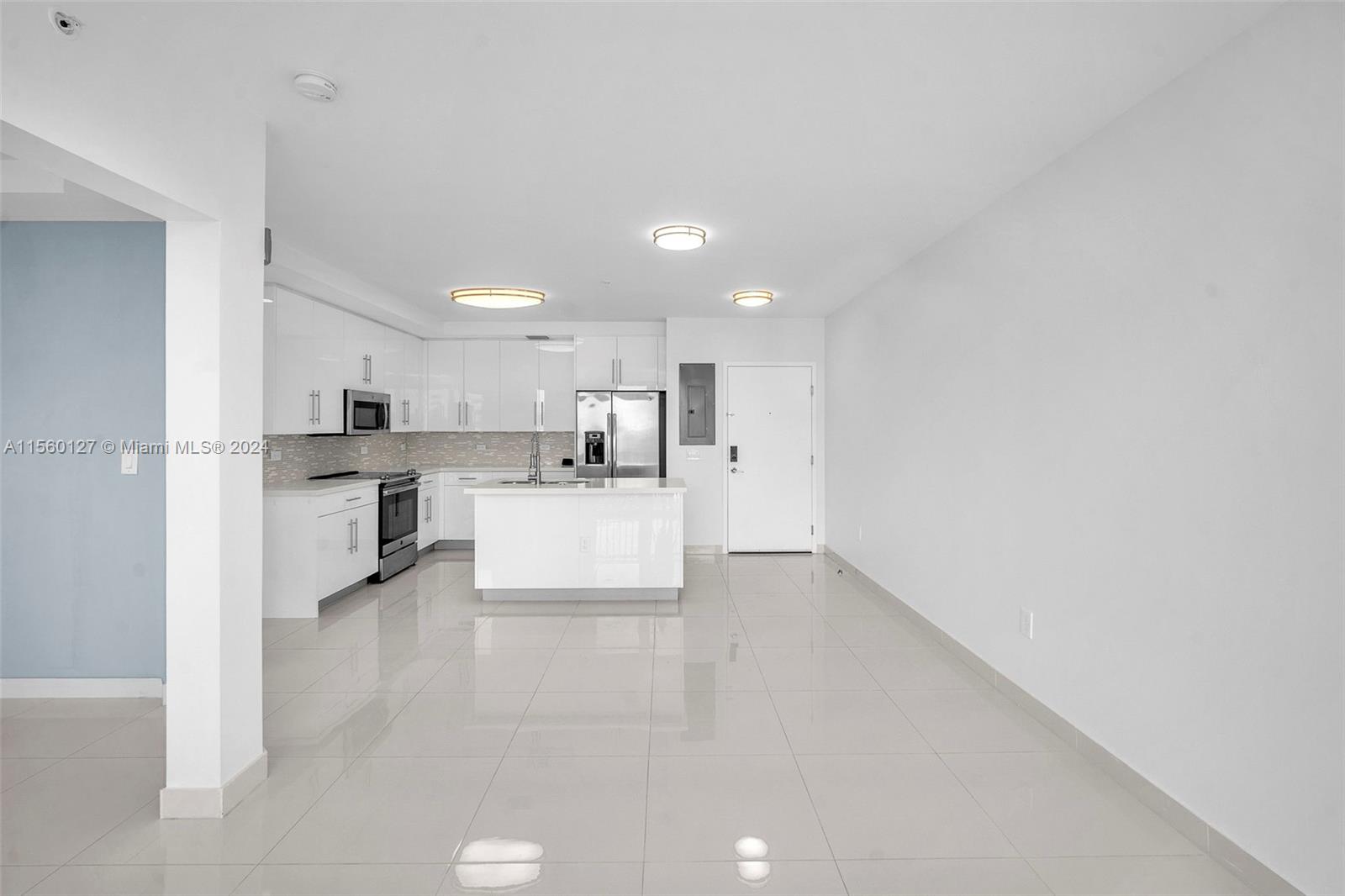 2651 NE 212th Ter 301, Miami, Florida 33180, 2 Bedrooms Bedrooms, ,2 BathroomsBathrooms,Residentiallease,For Rent,2651 NE 212th Ter 301,A11560127