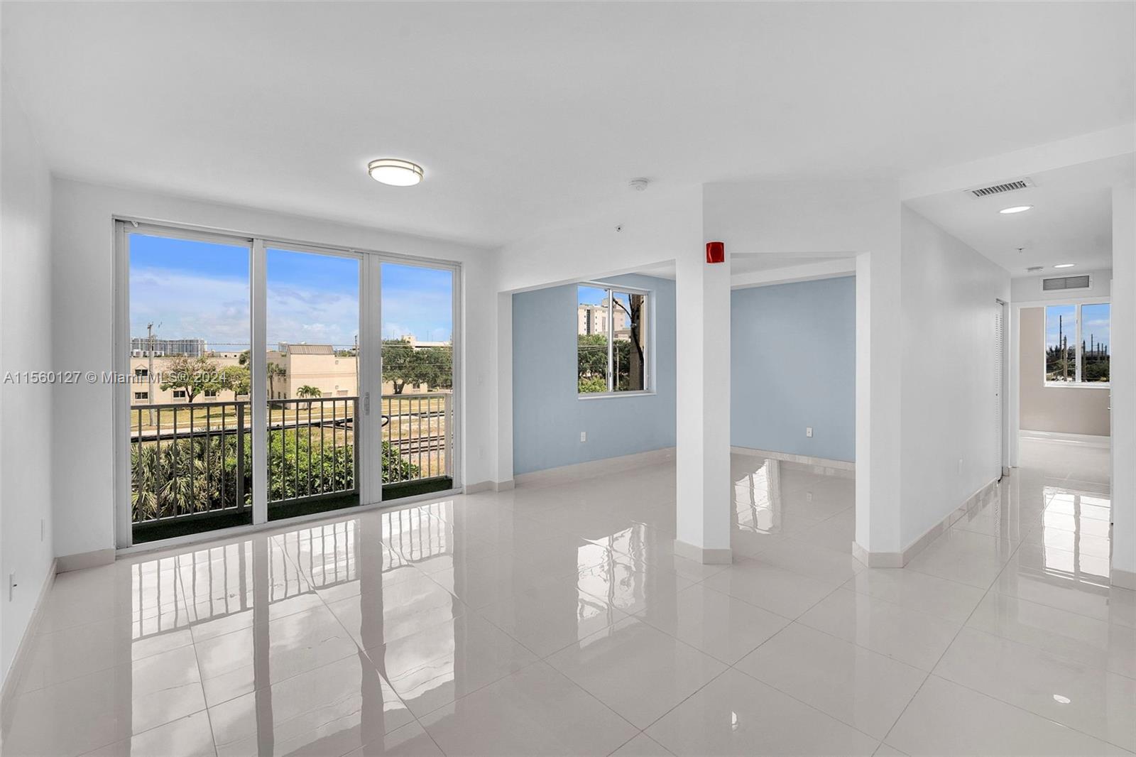 2651 NE 212th Ter 301, Miami, Florida 33180, 2 Bedrooms Bedrooms, ,2 BathroomsBathrooms,Residentiallease,For Rent,2651 NE 212th Ter 301,A11560127