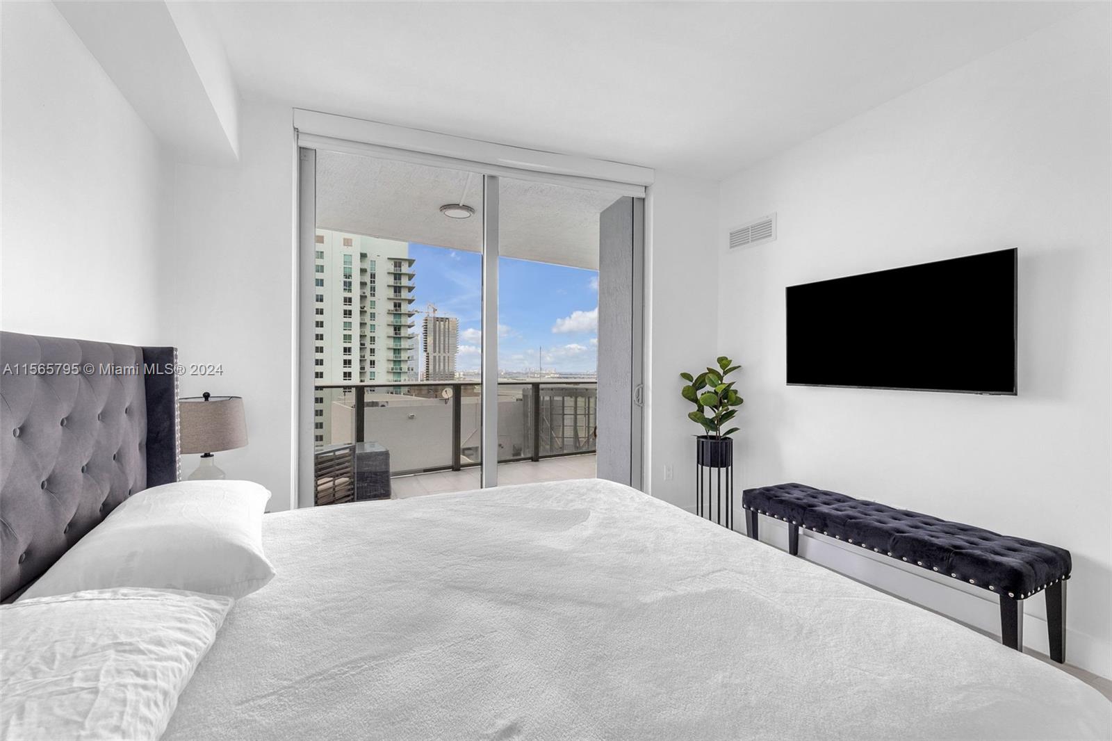 488 NE 18th St 4311, Miami, Florida 33132, 2 Bedrooms Bedrooms, ,3 BathroomsBathrooms,Residentiallease,For Rent,488 NE 18th St 4311,A11565795