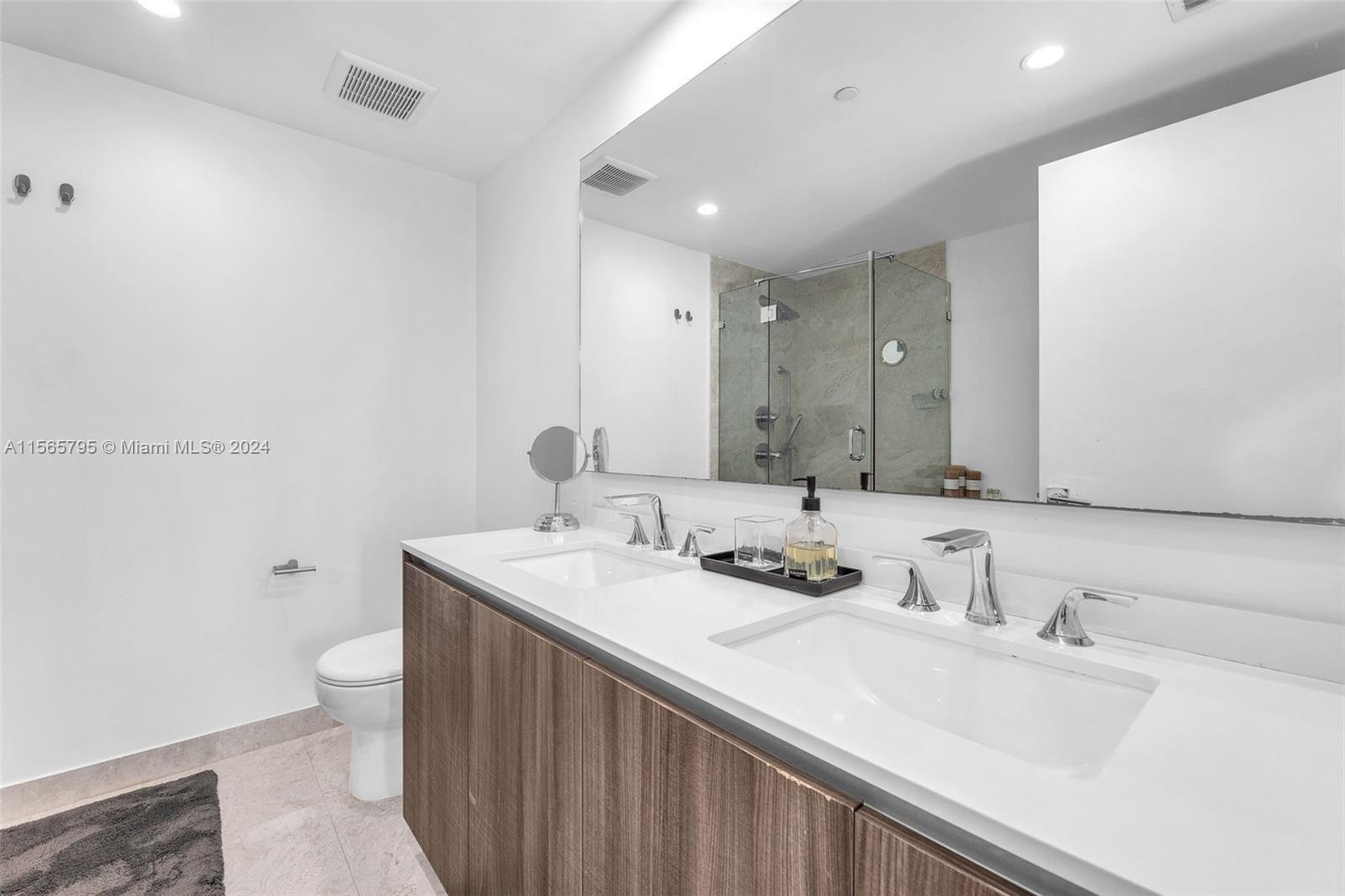 488 NE 18th St 4311, Miami, Florida 33132, 2 Bedrooms Bedrooms, ,3 BathroomsBathrooms,Residentiallease,For Rent,488 NE 18th St 4311,A11565795