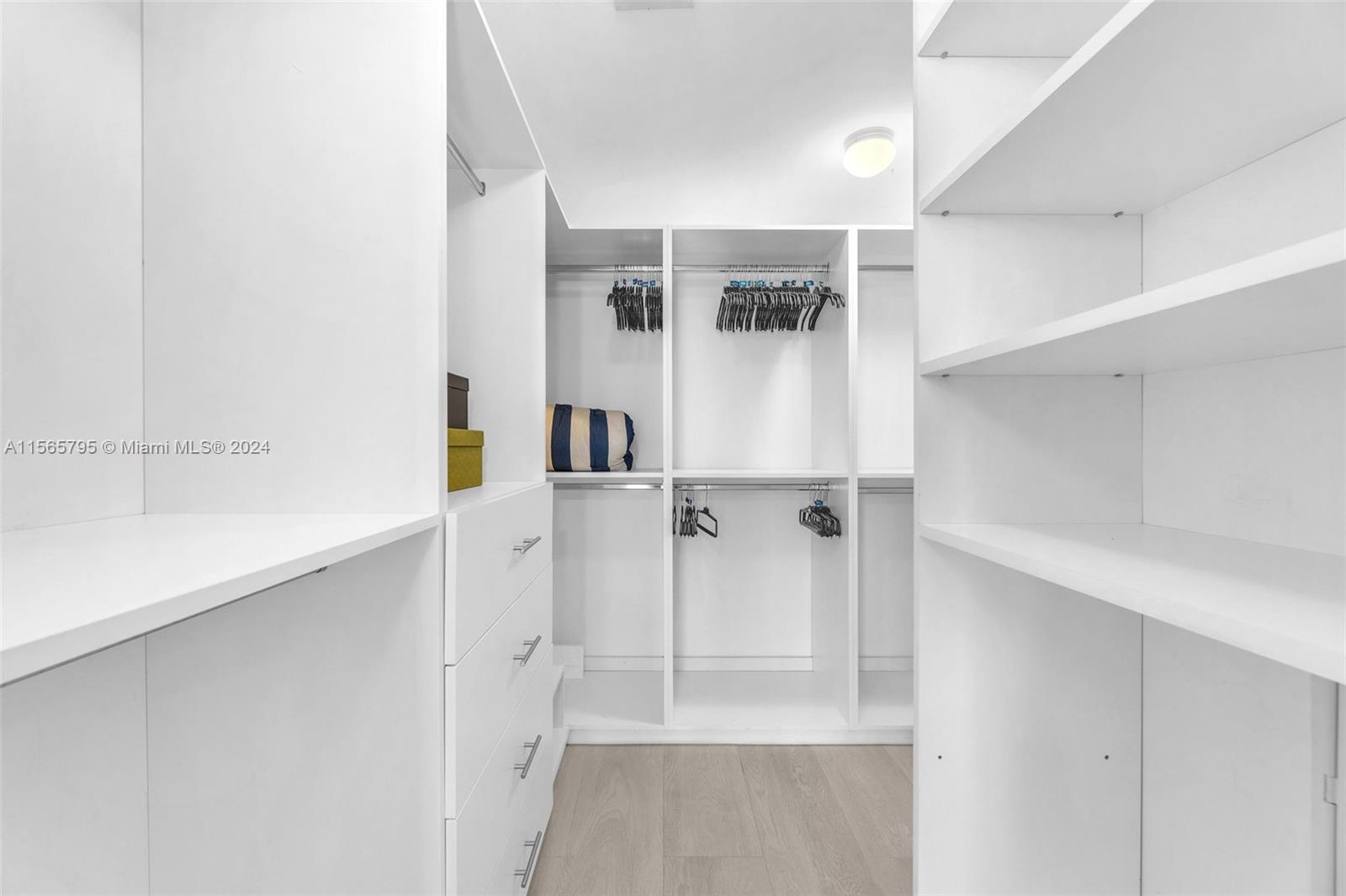 488 NE 18th St 4311, Miami, Florida 33132, 2 Bedrooms Bedrooms, ,3 BathroomsBathrooms,Residentiallease,For Rent,488 NE 18th St 4311,A11565795