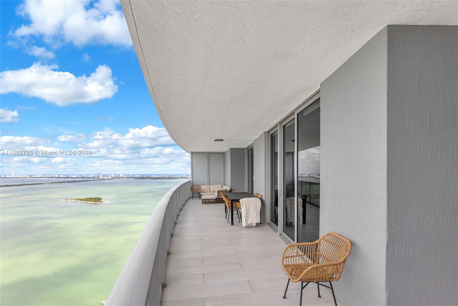 488 NE 18th St 4311, Miami, Florida 33132, 2 Bedrooms Bedrooms, ,3 BathroomsBathrooms,Residentiallease,For Rent,488 NE 18th St 4311,A11565795