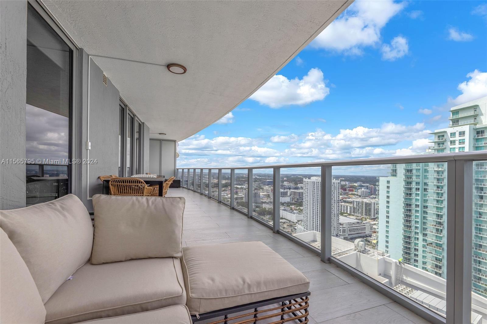 488 NE 18th St 4311, Miami, Florida 33132, 2 Bedrooms Bedrooms, ,3 BathroomsBathrooms,Residentiallease,For Rent,488 NE 18th St 4311,A11565795