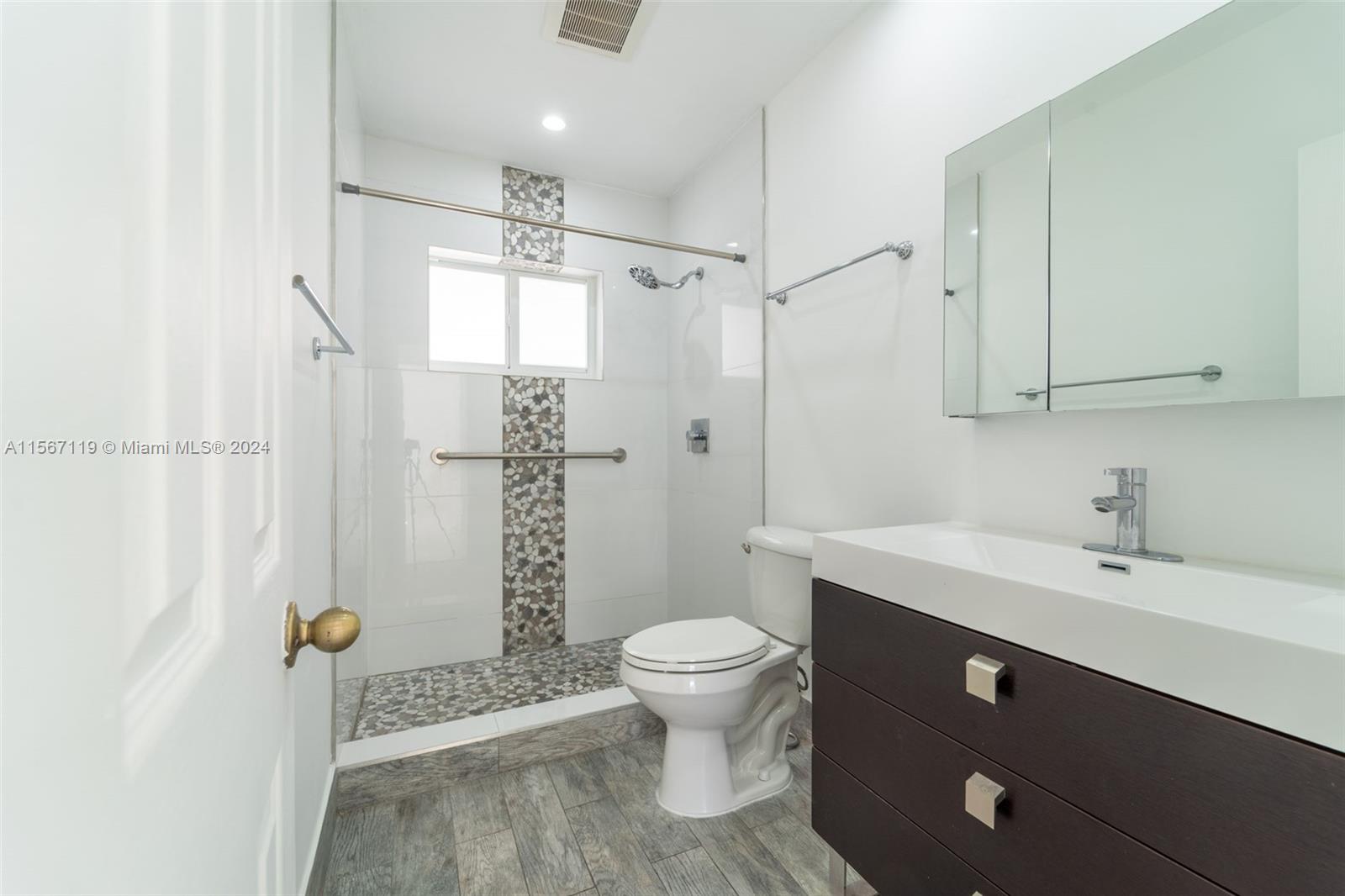 5273 NW 5th St 5273, Miami, Florida 33126, 2 Bedrooms Bedrooms, ,1 BathroomBathrooms,Residentiallease,For Rent,5273 NW 5th St 5273,A11567119