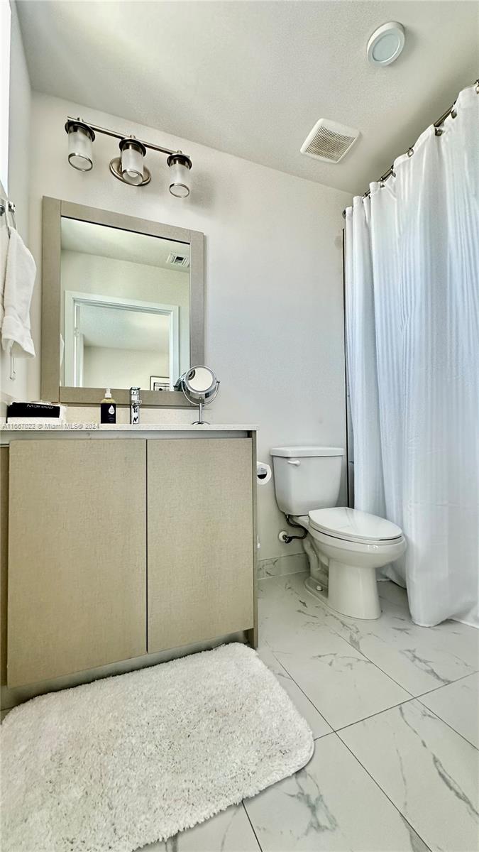 2535 NE 193rd St 3202, Miami, Florida 33180, 2 Bedrooms Bedrooms, ,2 BathroomsBathrooms,Residentiallease,For Rent,2535 NE 193rd St 3202,A11567022