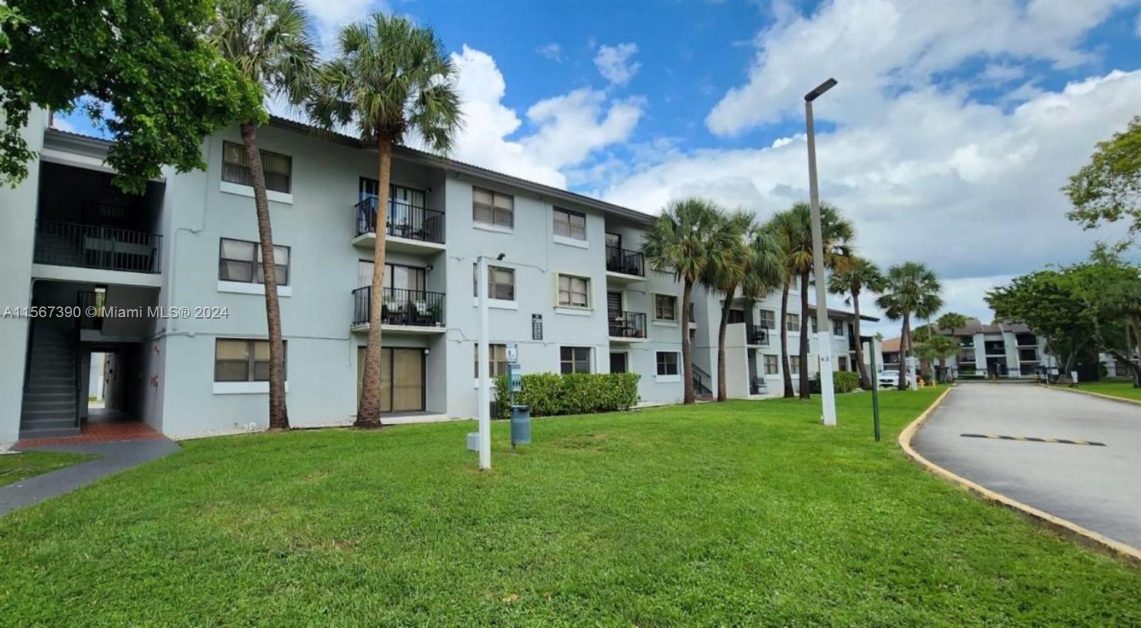 7200 NW 179th St 303, Hialeah, Florida 33015, 2 Bedrooms Bedrooms, ,2 BathroomsBathrooms,Residentiallease,For Rent,7200 NW 179th St 303,A11567390