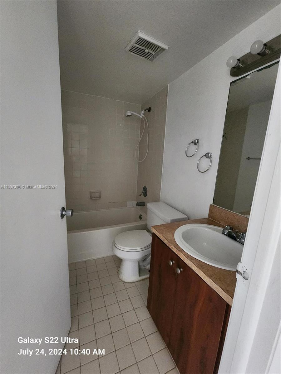 7200 NW 179th St 303, Hialeah, Florida 33015, 2 Bedrooms Bedrooms, ,2 BathroomsBathrooms,Residentiallease,For Rent,7200 NW 179th St 303,A11567390