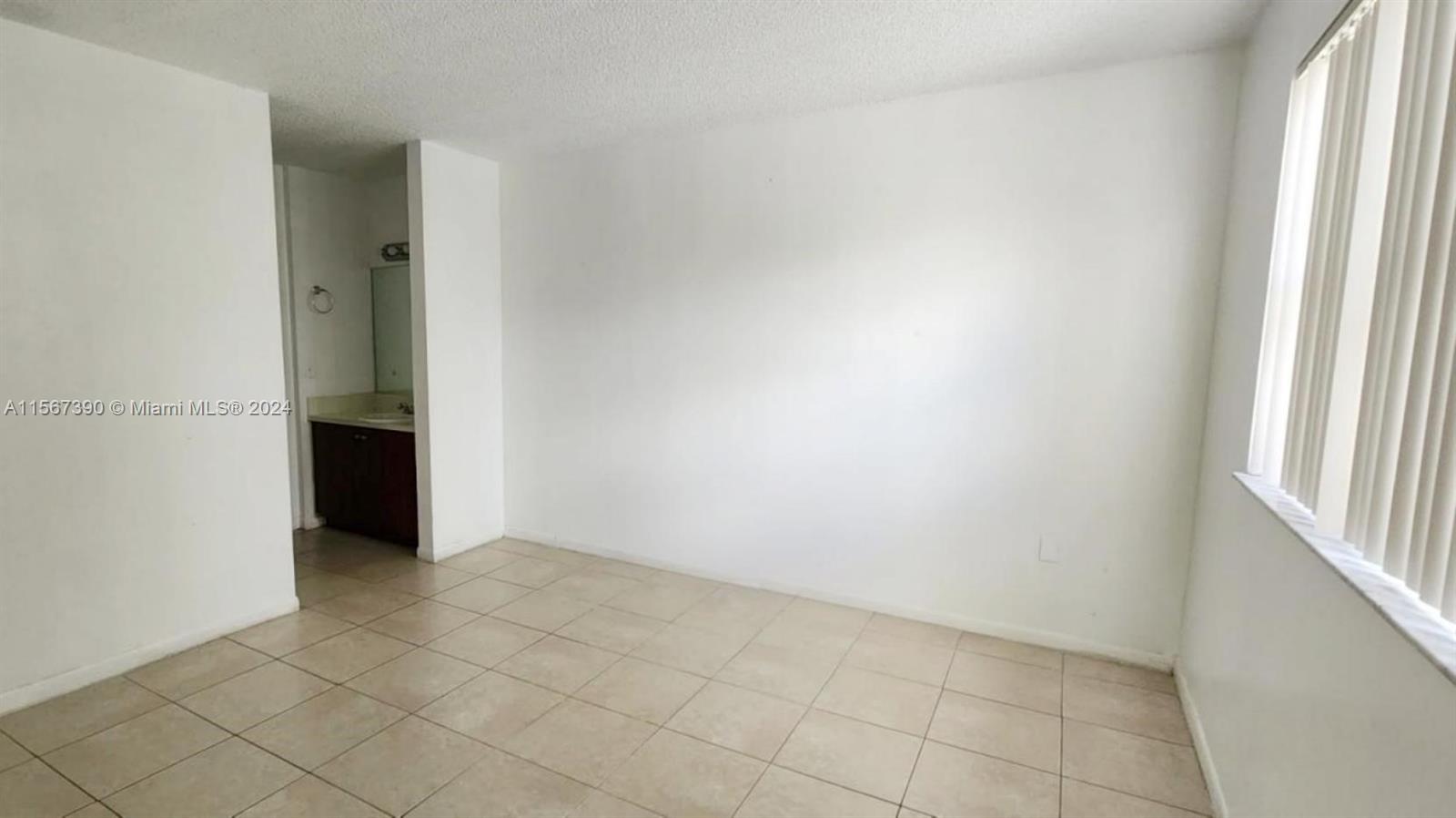 7200 NW 179th St 303, Hialeah, Florida 33015, 2 Bedrooms Bedrooms, ,2 BathroomsBathrooms,Residentiallease,For Rent,7200 NW 179th St 303,A11567390
