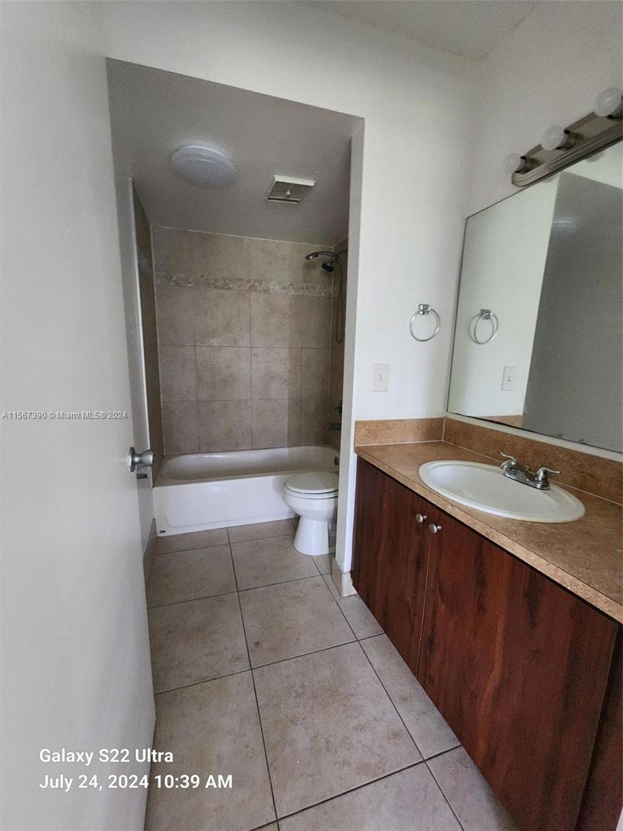 7200 NW 179th St 303, Hialeah, Florida 33015, 2 Bedrooms Bedrooms, ,2 BathroomsBathrooms,Residentiallease,For Rent,7200 NW 179th St 303,A11567390