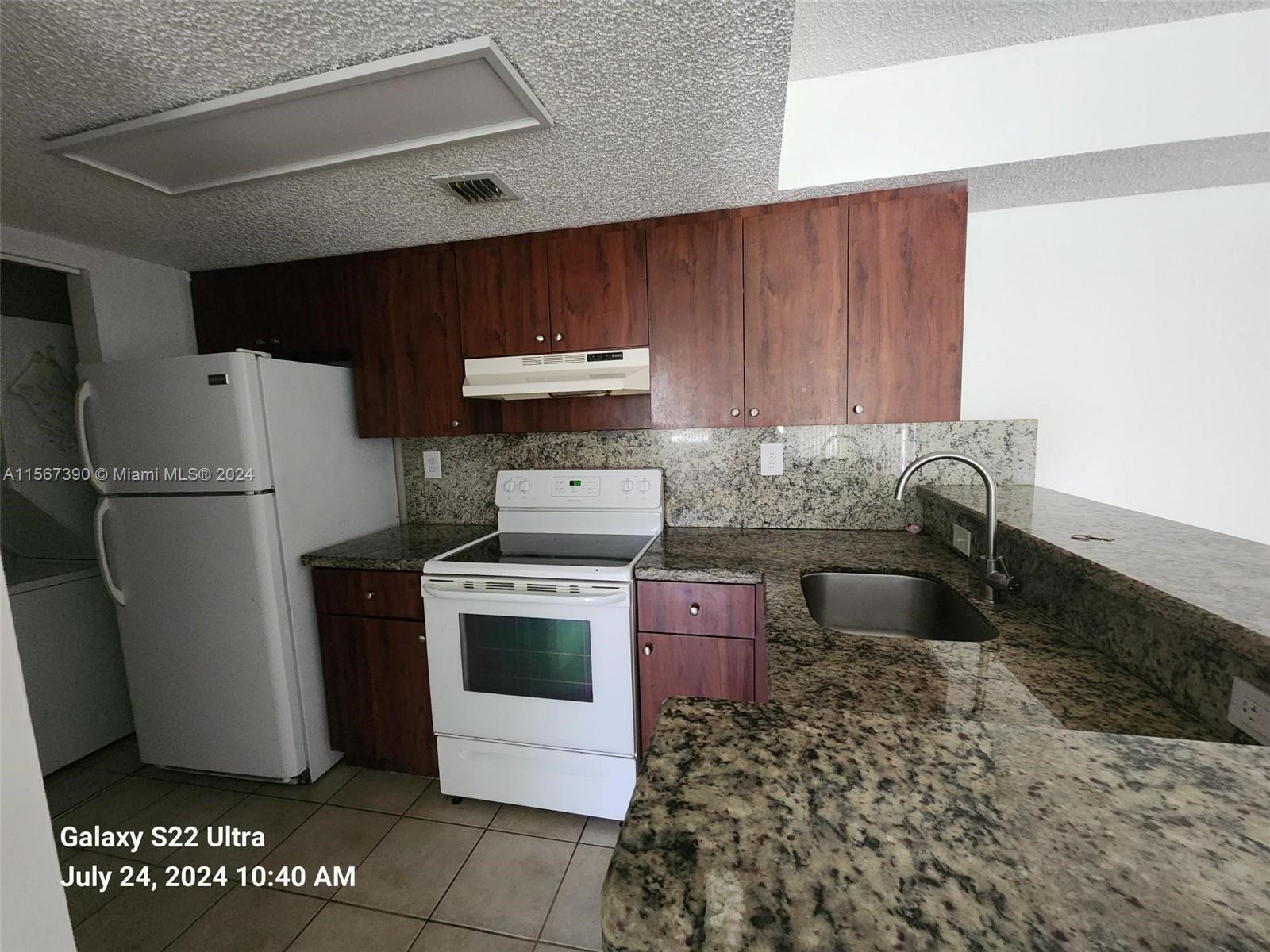 7200 NW 179th St 303, Hialeah, Florida 33015, 2 Bedrooms Bedrooms, ,2 BathroomsBathrooms,Residentiallease,For Rent,7200 NW 179th St 303,A11567390