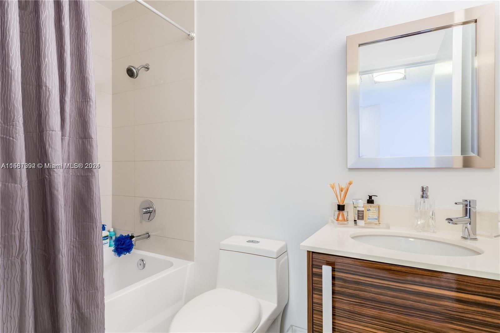 2020 N Bayshore Dr 2405, Miami, Florida 33137, 2 Bedrooms Bedrooms, ,2 BathroomsBathrooms,Residentiallease,For Rent,2020 N Bayshore Dr 2405,A11567392