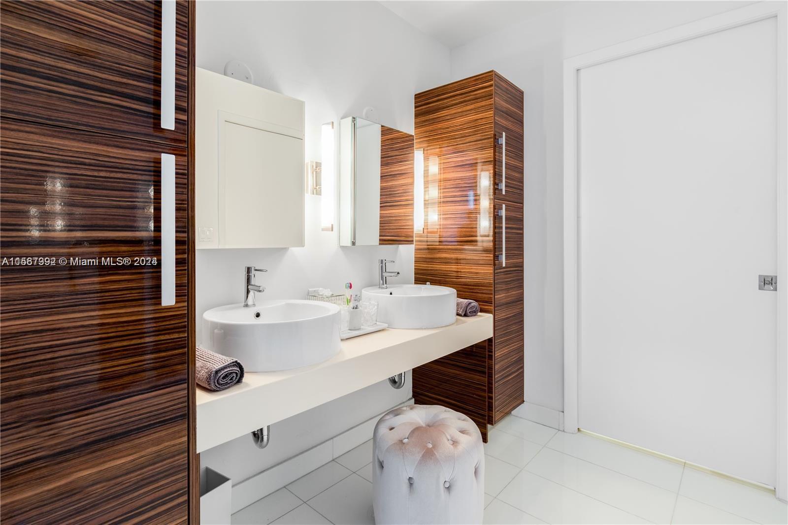 2020 N Bayshore Dr 2405, Miami, Florida 33137, 2 Bedrooms Bedrooms, ,2 BathroomsBathrooms,Residentiallease,For Rent,2020 N Bayshore Dr 2405,A11567392