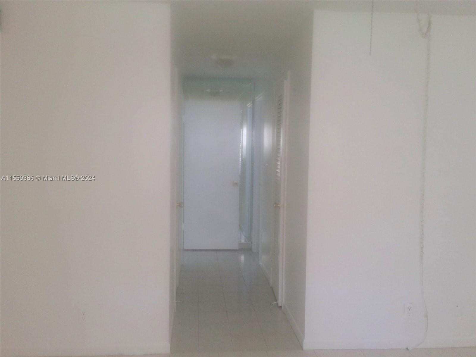 233 NE 14th Ave 303, Hallandale Beach, Florida 33009, 1 Bedroom Bedrooms, ,1 BathroomBathrooms,Residentiallease,For Rent,233 NE 14th Ave 303,A11559366