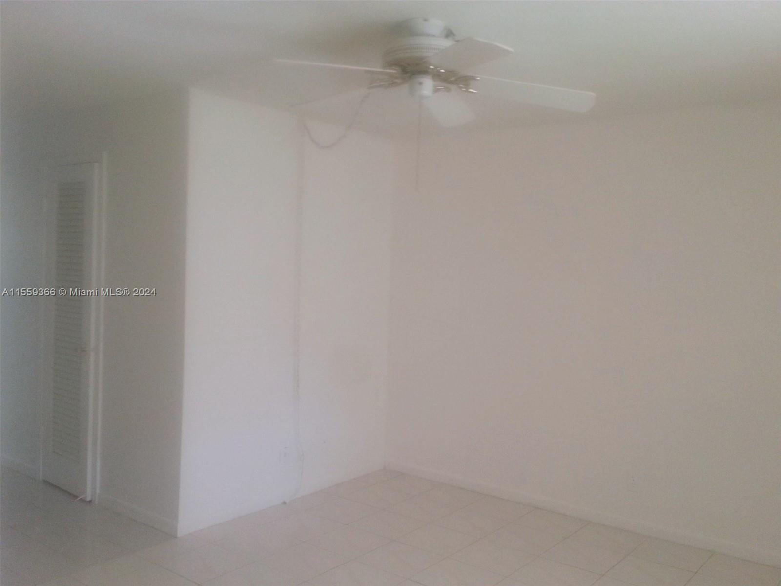 233 NE 14th Ave 303, Hallandale Beach, Florida 33009, 1 Bedroom Bedrooms, ,1 BathroomBathrooms,Residentiallease,For Rent,233 NE 14th Ave 303,A11559366
