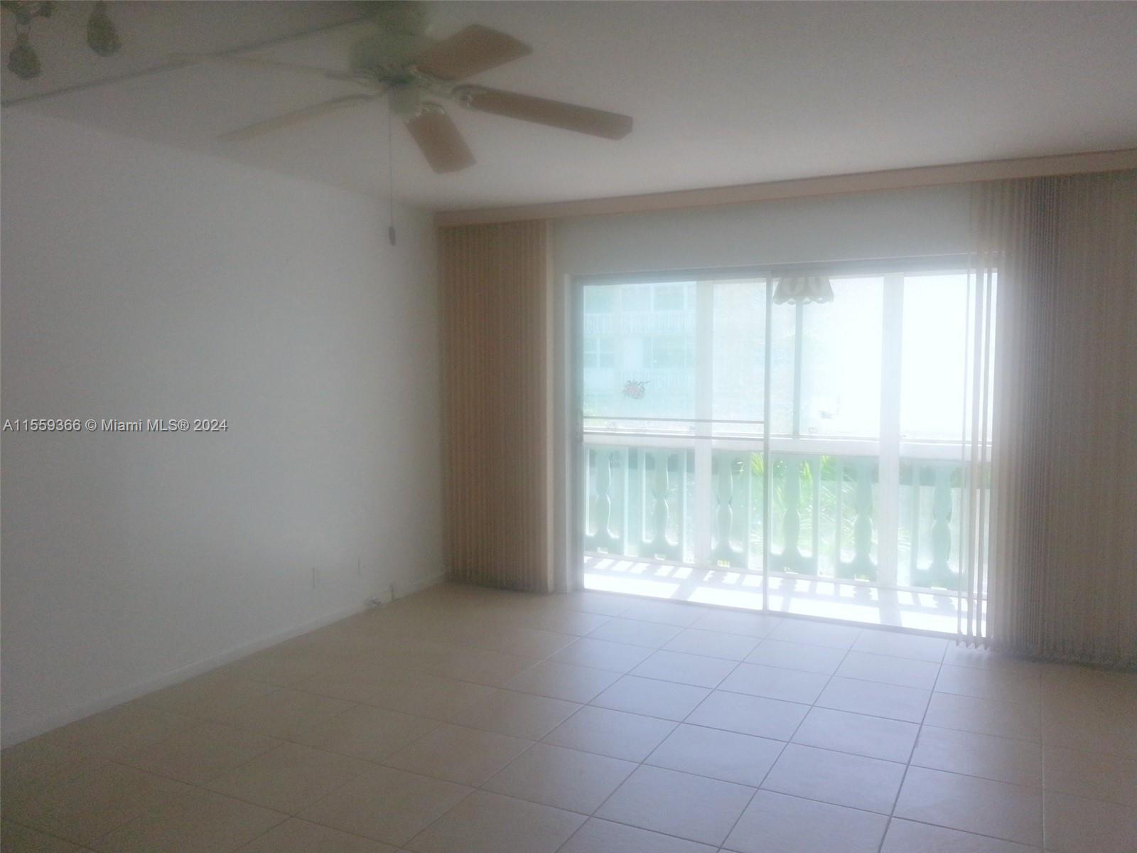 233 NE 14th Ave 303, Hallandale Beach, Florida 33009, 1 Bedroom Bedrooms, ,1 BathroomBathrooms,Residentiallease,For Rent,233 NE 14th Ave 303,A11559366