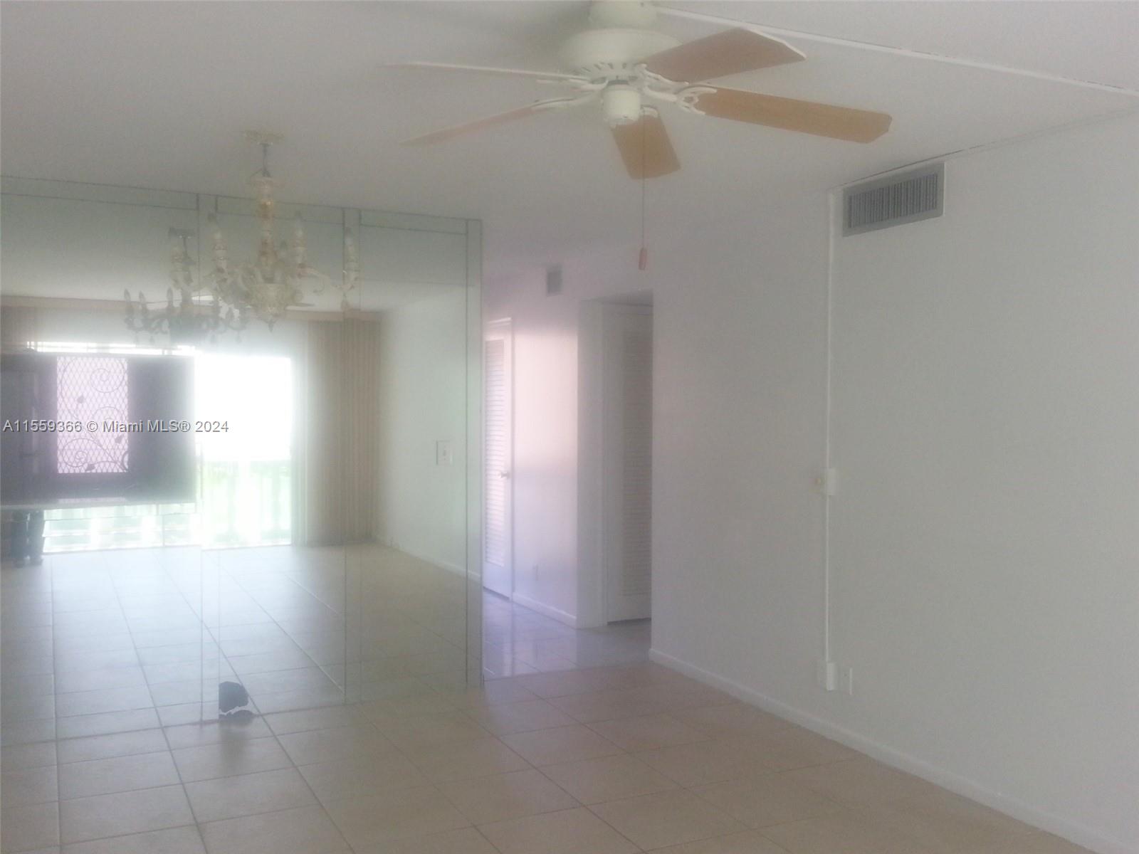 233 NE 14th Ave 303, Hallandale Beach, Florida 33009, 1 Bedroom Bedrooms, ,1 BathroomBathrooms,Residentiallease,For Rent,233 NE 14th Ave 303,A11559366