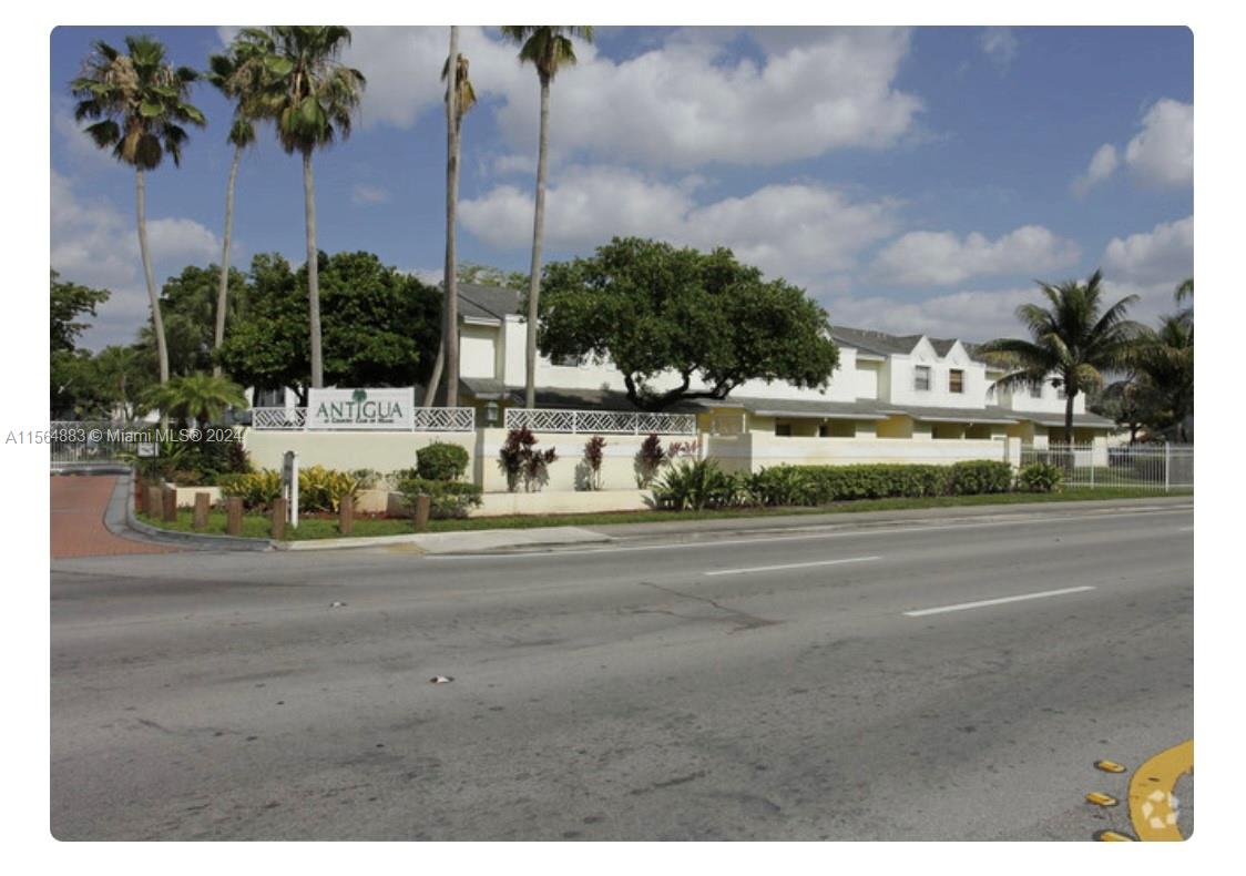 17325 NW 67th Ct M-16, Hialeah, Florida 33015, 1 Bedroom Bedrooms, ,1 BathroomBathrooms,Residentiallease,For Rent,17325 NW 67th Ct M-16,A11564883