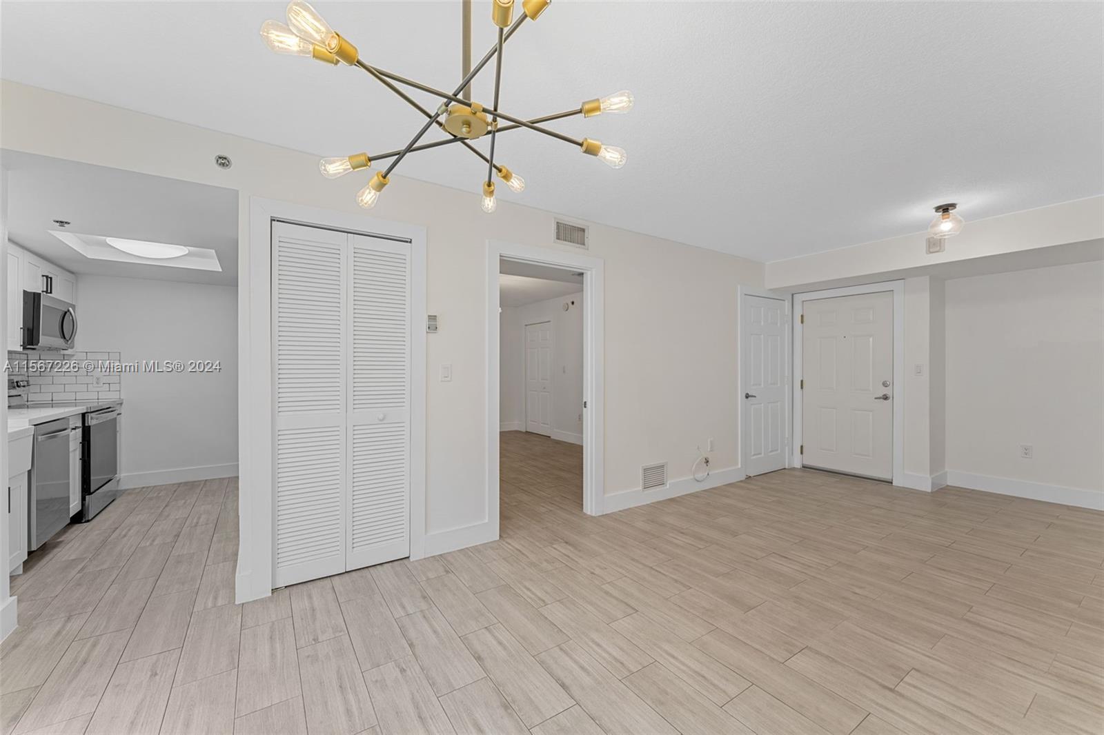 2415 NW 16th St Rd 306, Miami, Florida 33125, 2 Bedrooms Bedrooms, ,2 BathroomsBathrooms,Residentiallease,For Rent,2415 NW 16th St Rd 306,A11567226