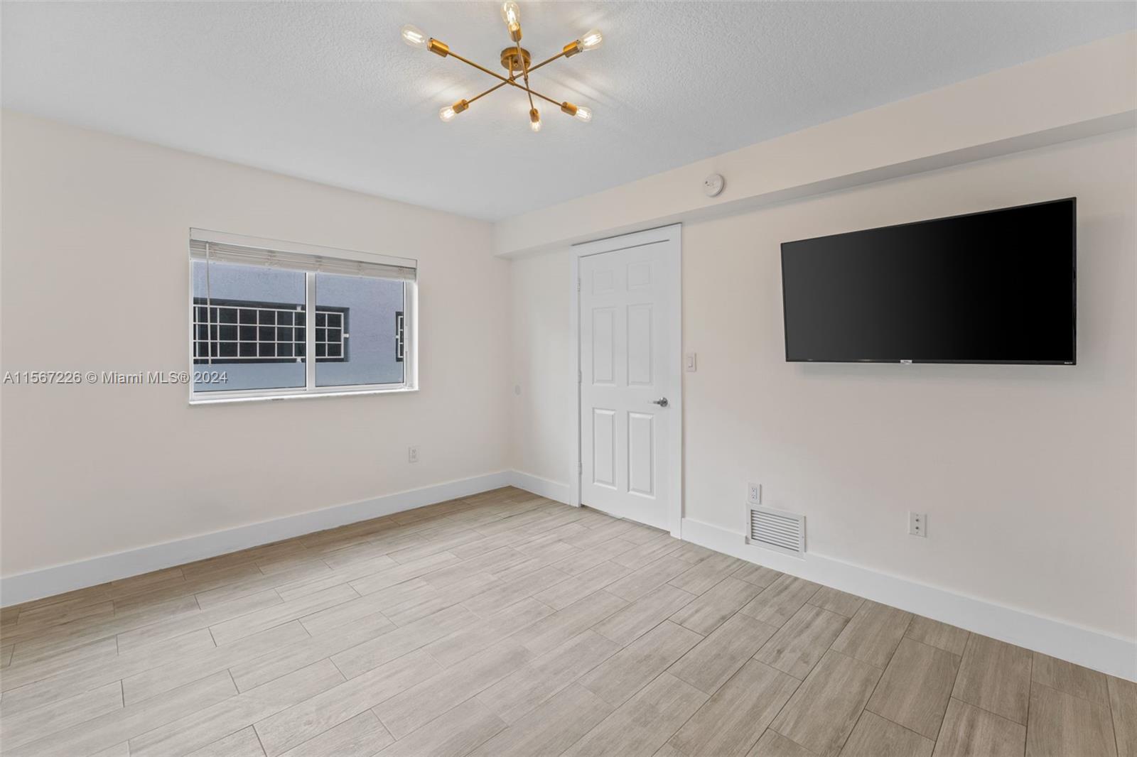 2415 NW 16th St Rd 306, Miami, Florida 33125, 2 Bedrooms Bedrooms, ,2 BathroomsBathrooms,Residentiallease,For Rent,2415 NW 16th St Rd 306,A11567226