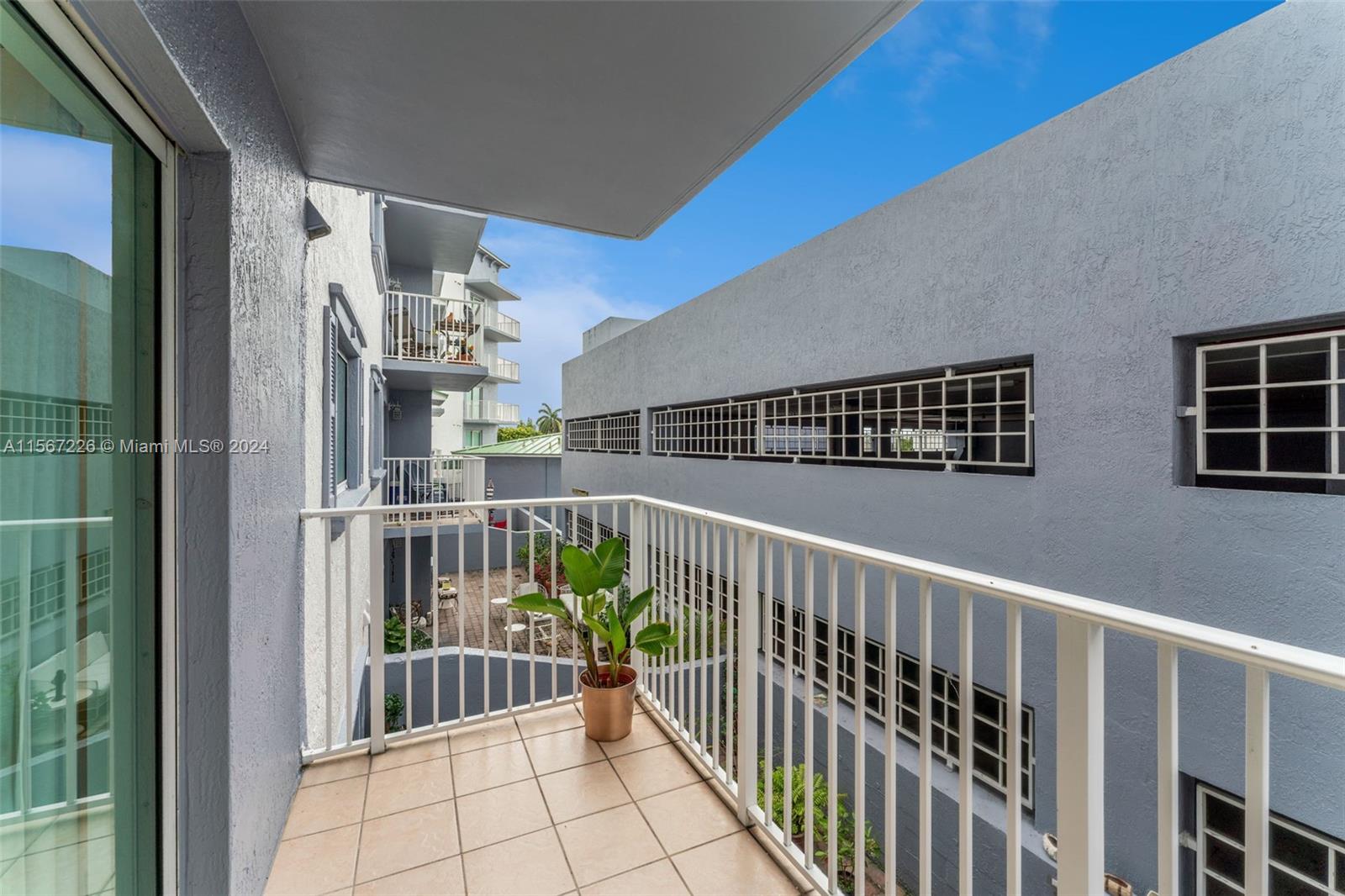2415 NW 16th St Rd 306, Miami, Florida 33125, 2 Bedrooms Bedrooms, ,2 BathroomsBathrooms,Residentiallease,For Rent,2415 NW 16th St Rd 306,A11567226