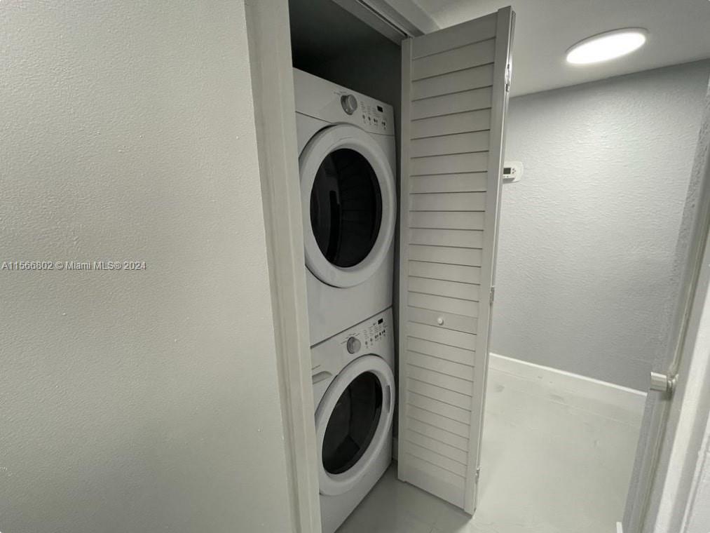 17500 NW 68th Ave D3008, Hialeah, Florida 33015, 2 Bedrooms Bedrooms, ,2 BathroomsBathrooms,Residentiallease,For Rent,17500 NW 68th Ave D3008,A11566802