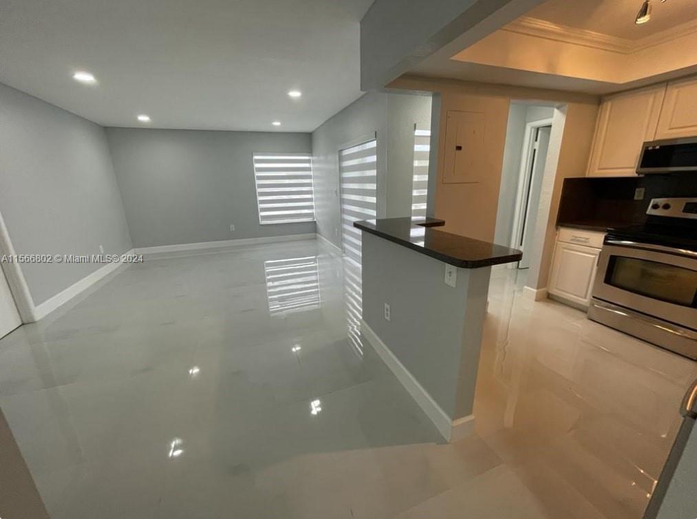 17500 NW 68th Ave D3008, Hialeah, Florida 33015, 2 Bedrooms Bedrooms, ,2 BathroomsBathrooms,Residentiallease,For Rent,17500 NW 68th Ave D3008,A11566802