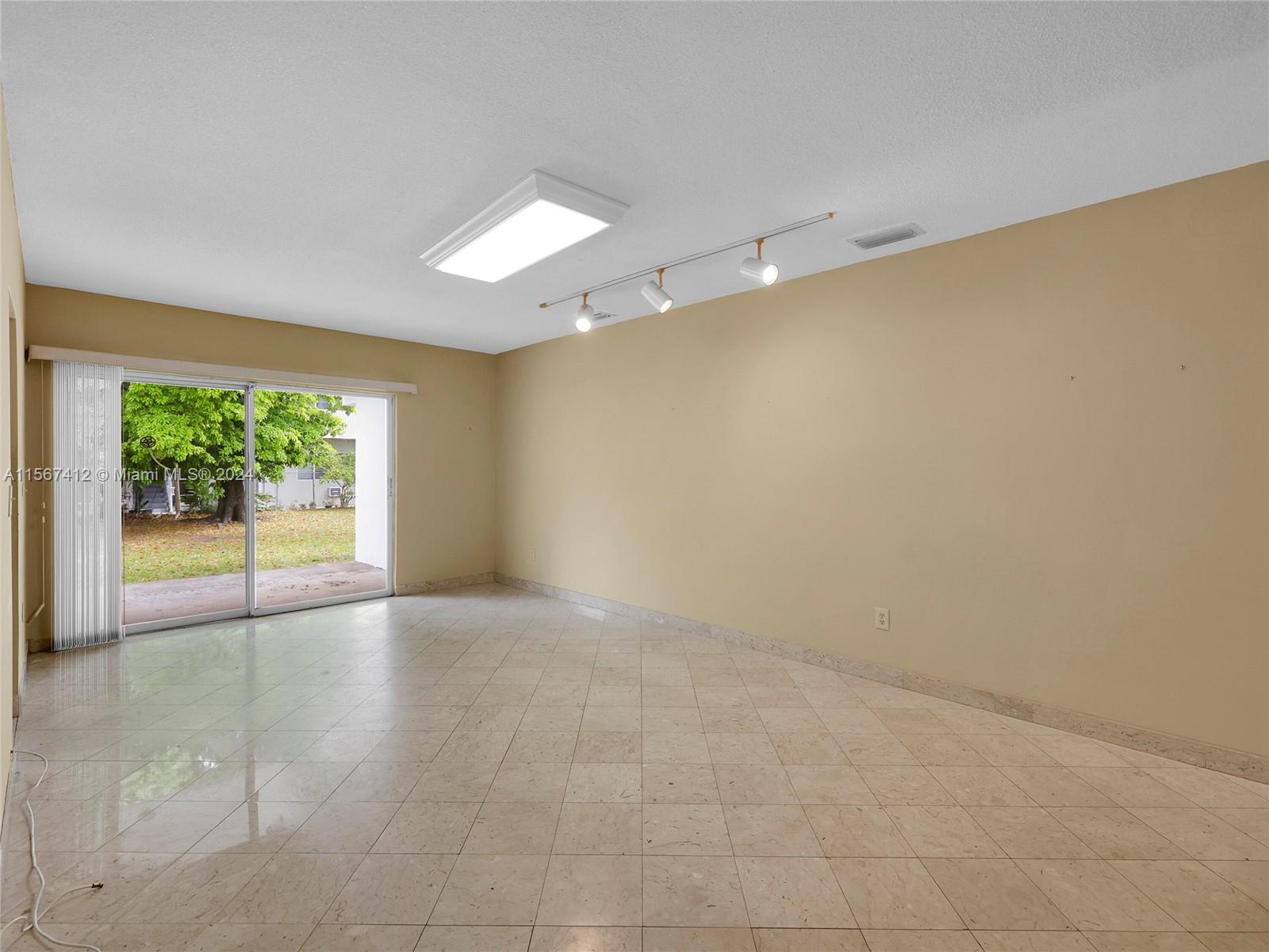 1109 Biarritz Dr, Miami Beach, Florida 33141, 3 Bedrooms Bedrooms, ,2 BathroomsBathrooms,Residentiallease,For Rent,1109 Biarritz Dr,A11567412