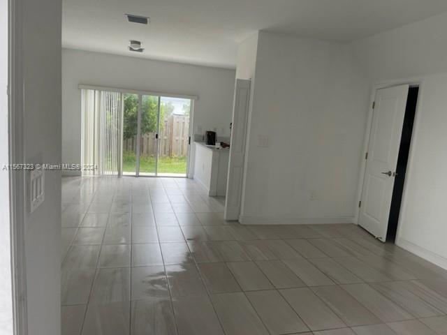 417 NW 12th Pl 417, Florida City, Florida 33034, 4 Bedrooms Bedrooms, ,3 BathroomsBathrooms,Residentiallease,For Rent,417 NW 12th Pl 417,A11567323