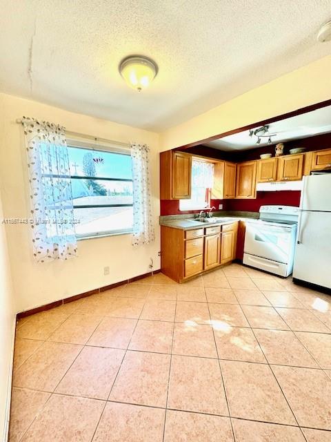 2840 Taylor St 30, Hollywood, Florida 33020, 1 Bedroom Bedrooms, ,1 BathroomBathrooms,Residentiallease,For Rent,2840 Taylor St 30,A11567443