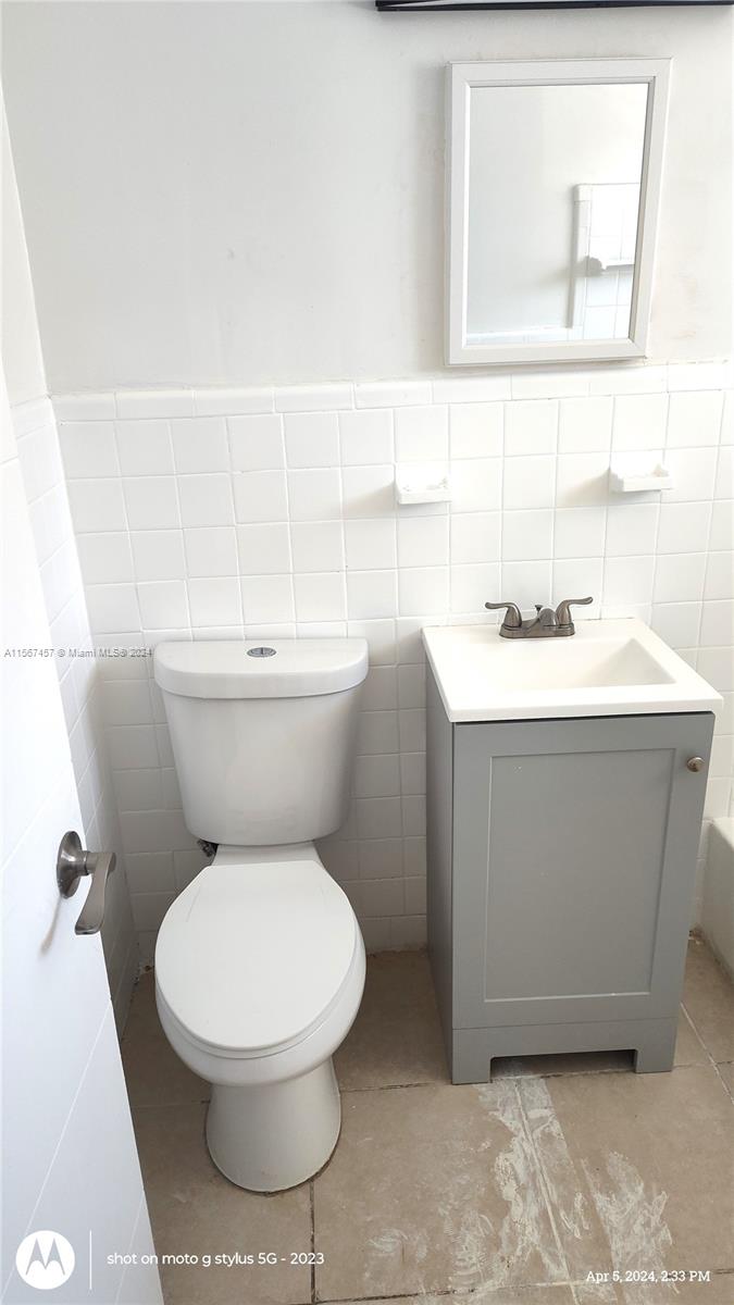 321 83rd St 1A, Miami Beach, Florida 33141, ,1 BathroomBathrooms,Residentiallease,For Rent,321 83rd St 1A,A11567457
