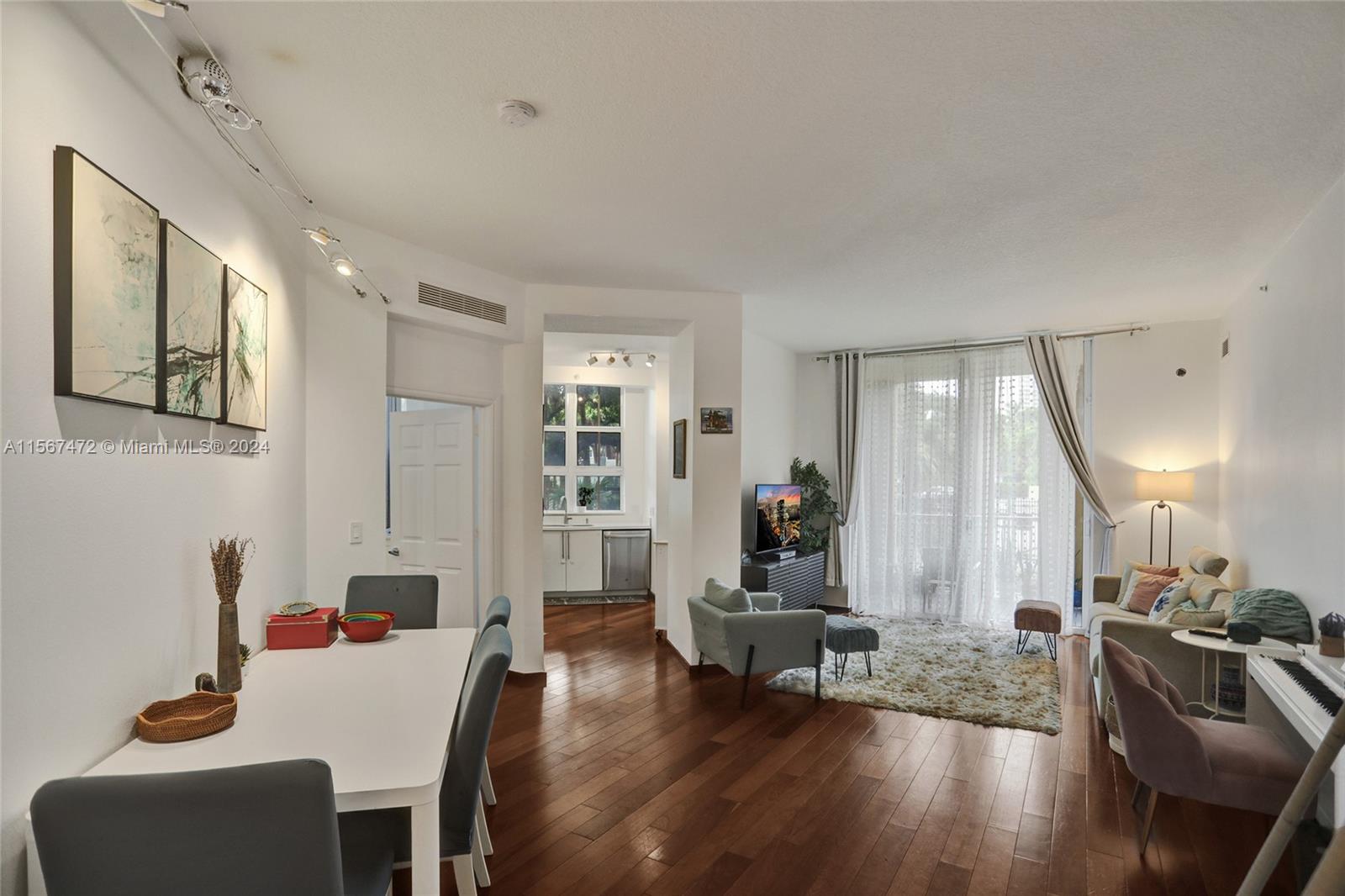 3001 NE 185th St 127, Aventura, Florida 33180, 3 Bedrooms Bedrooms, ,2 BathroomsBathrooms,Residentiallease,For Rent,3001 NE 185th St 127,A11567472