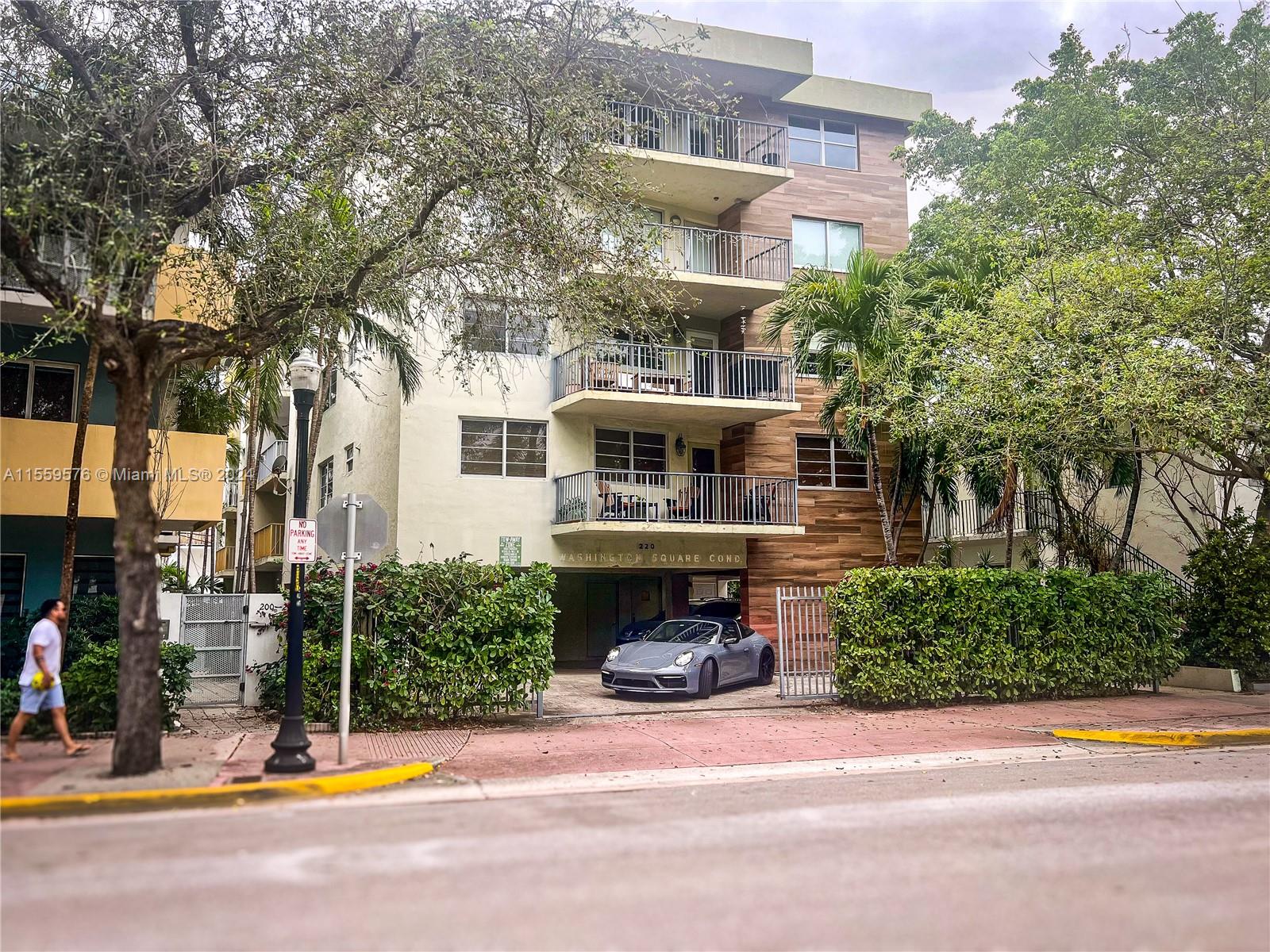220 Washington Ave 4B, Miami Beach, Florida 33139, 1 Bedroom Bedrooms, ,2 BathroomsBathrooms,Residential,For Sale,220 Washington Ave 4B,A11559576